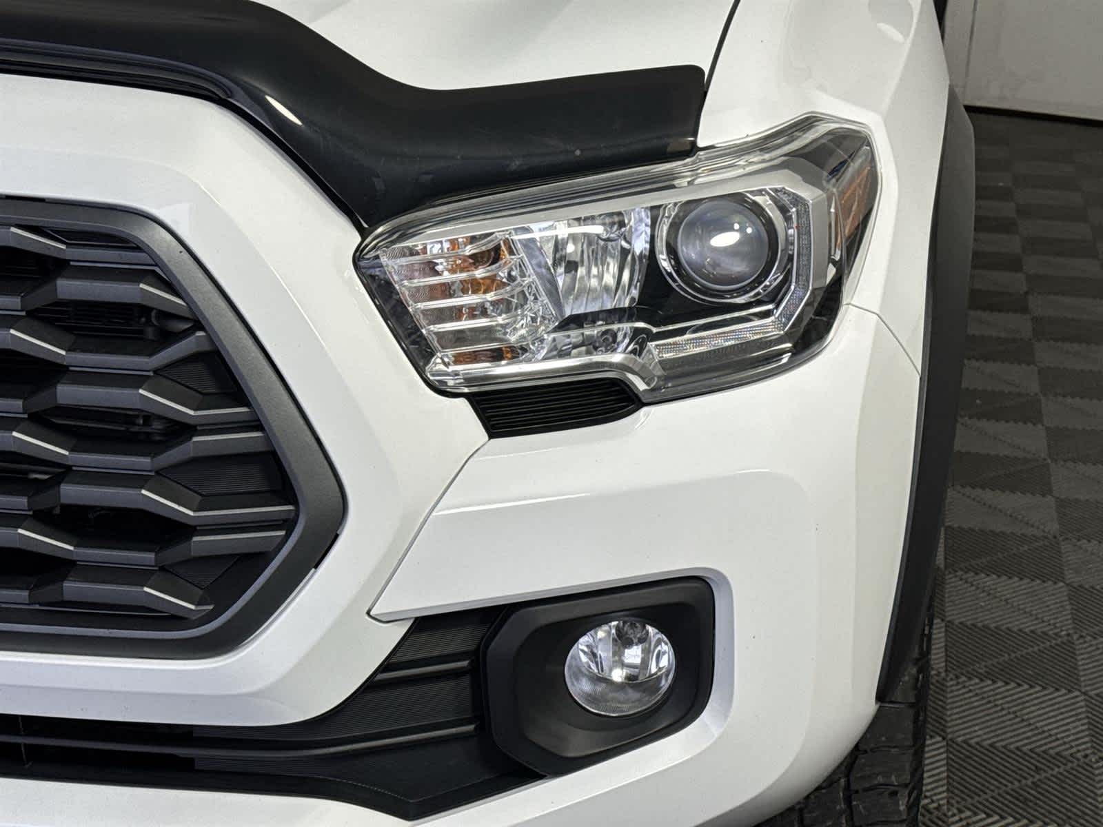 Thumbnail: 2020 Toyota Tacoma - 9