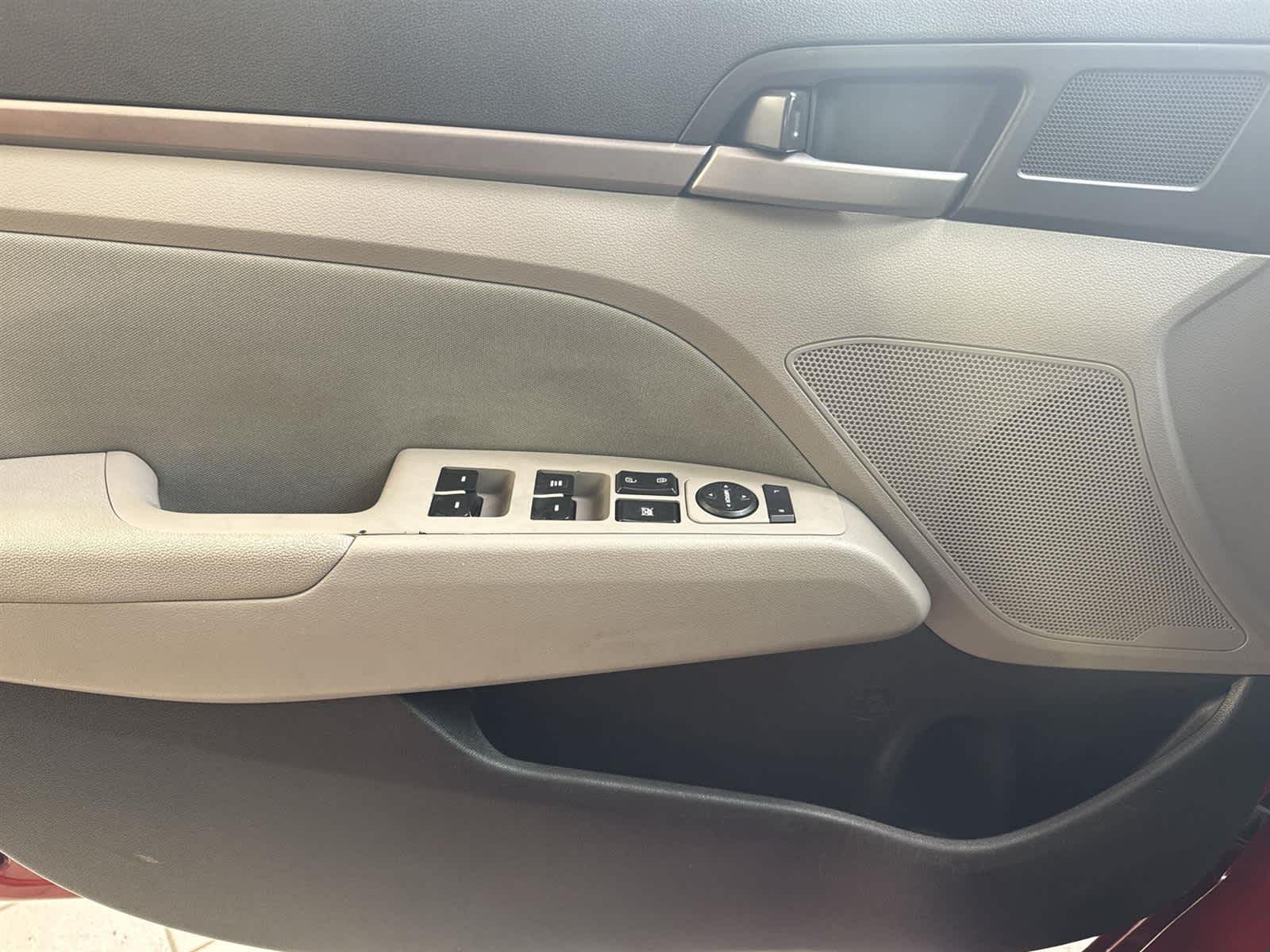 Thumbnail: 2018 Hyundai Elantra - 20