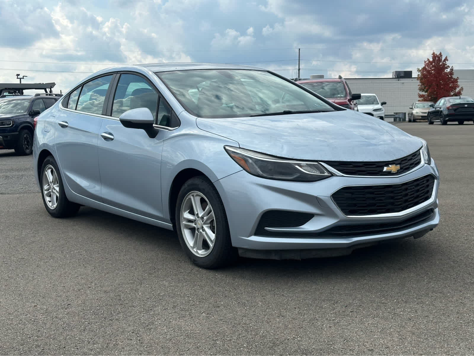 Thumbnail: 2017 Chevrolet Cruze - 3