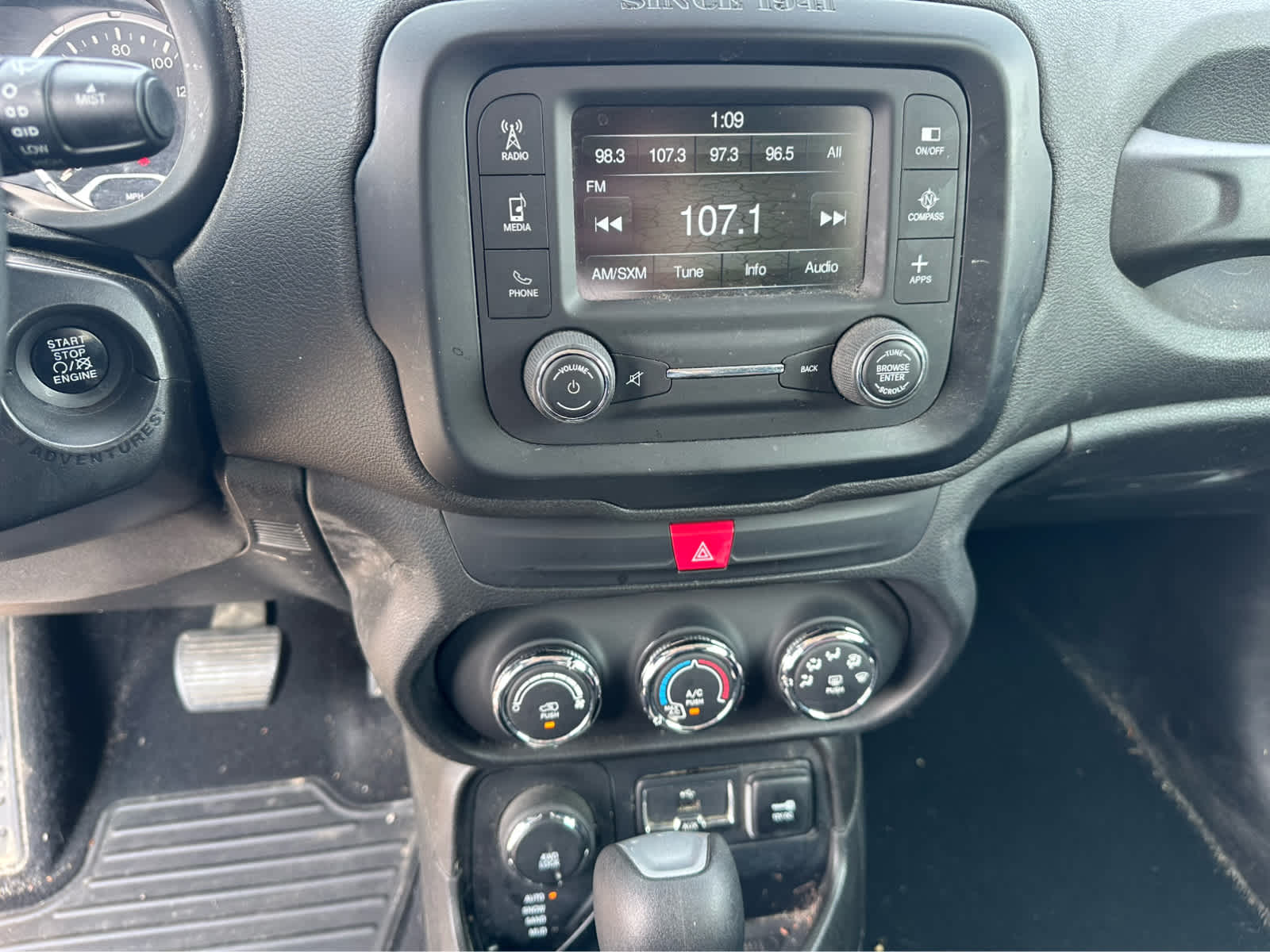 Thumbnail: 2016 Jeep Renegade - 12
