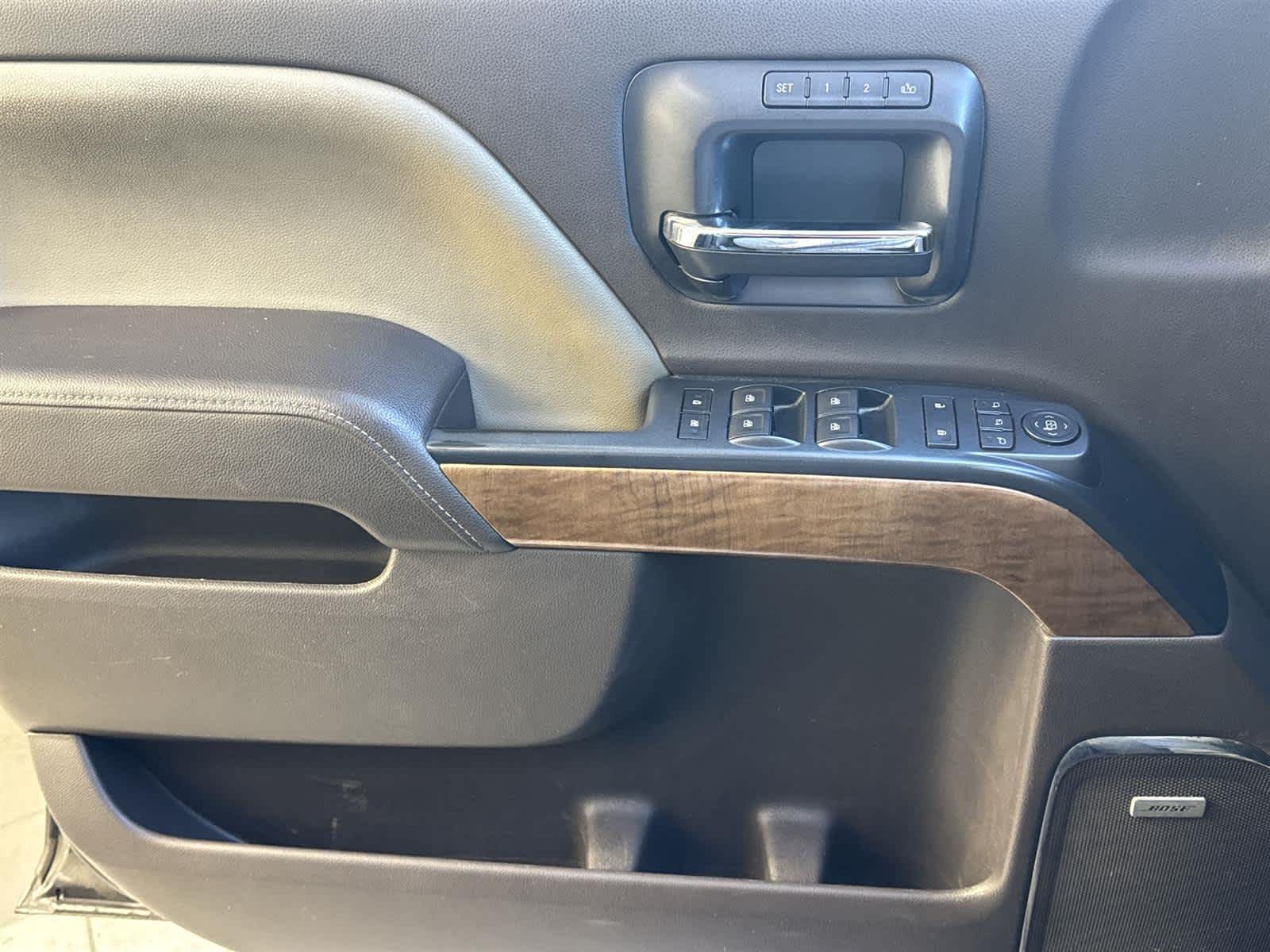 Thumbnail: 2015 Chevrolet Silverado 1500 - 22