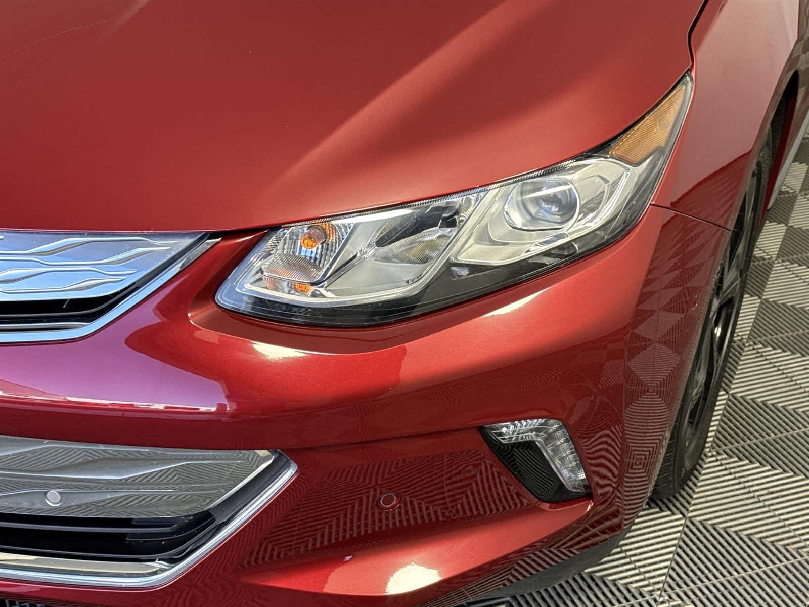 Thumbnail: 2018 Chevrolet Volt - 9