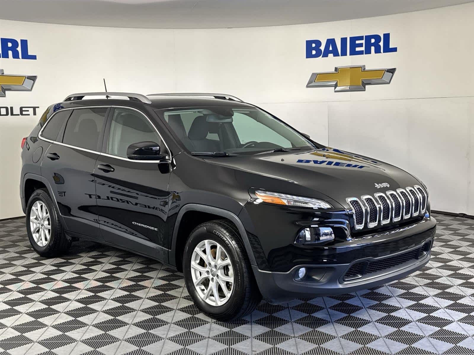 Thumbnail: 2017 Jeep Cherokee - 7