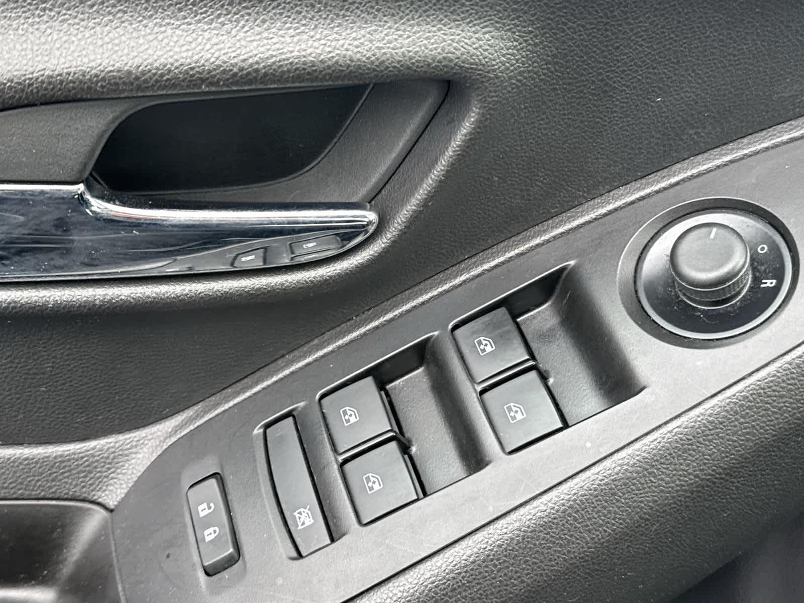 Thumbnail: 2022 Chevrolet Trax - 21