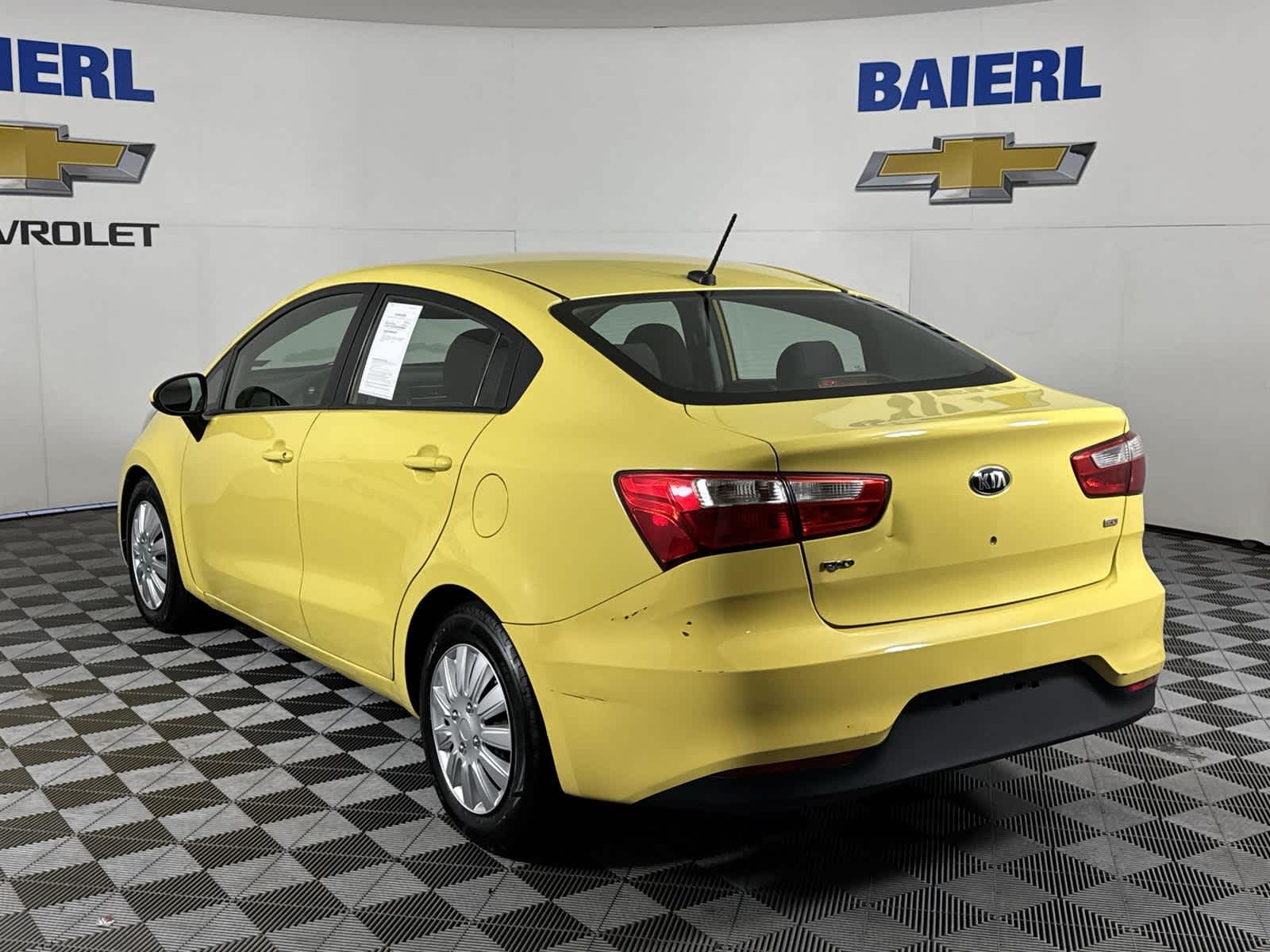 Thumbnail: 2016 Kia Rio - 3