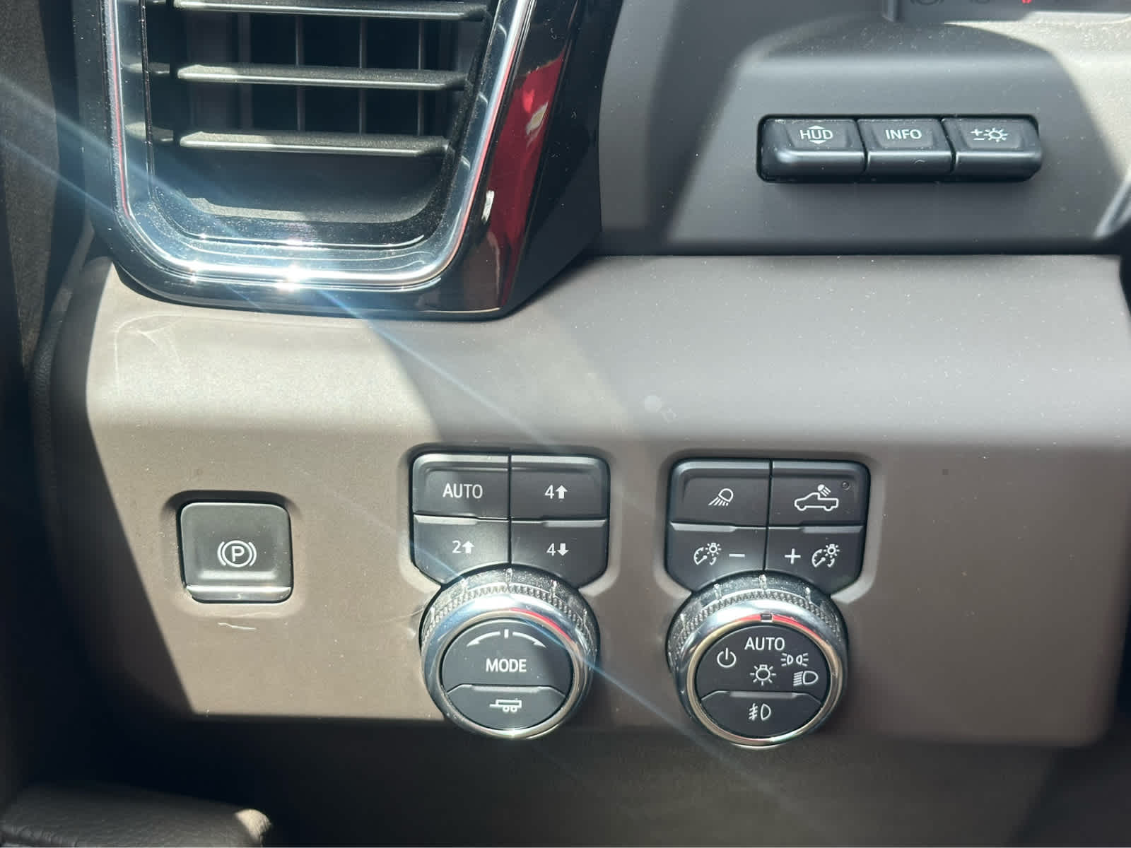 Thumbnail: 2023 GMC Sierra 1500 - 16