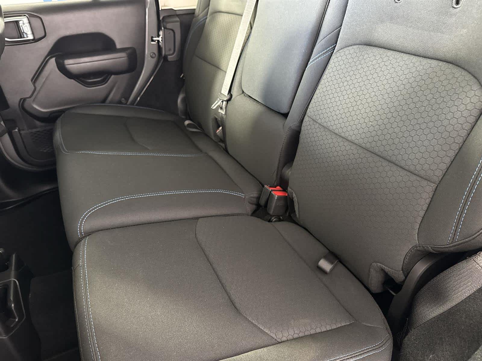 Thumbnail: 2022 Jeep Wrangler - 14