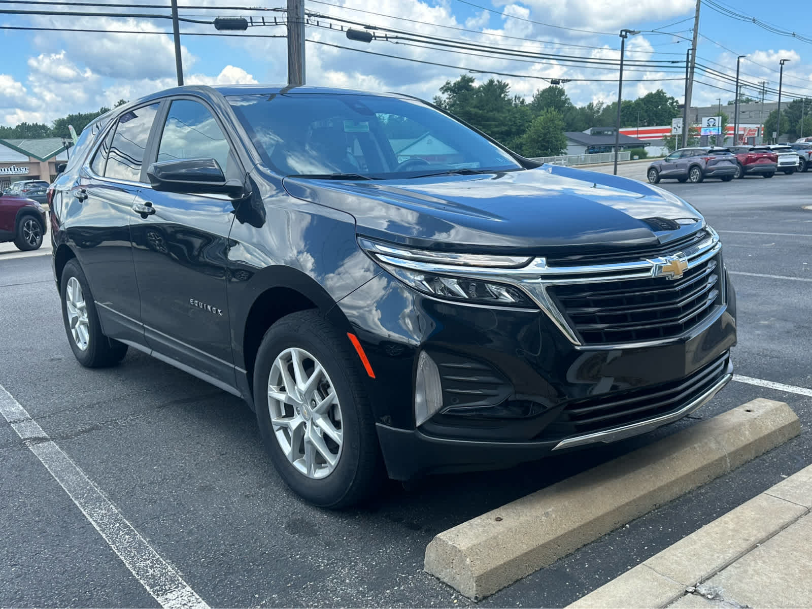 Thumbnail: 2022 Chevrolet Equinox - 3