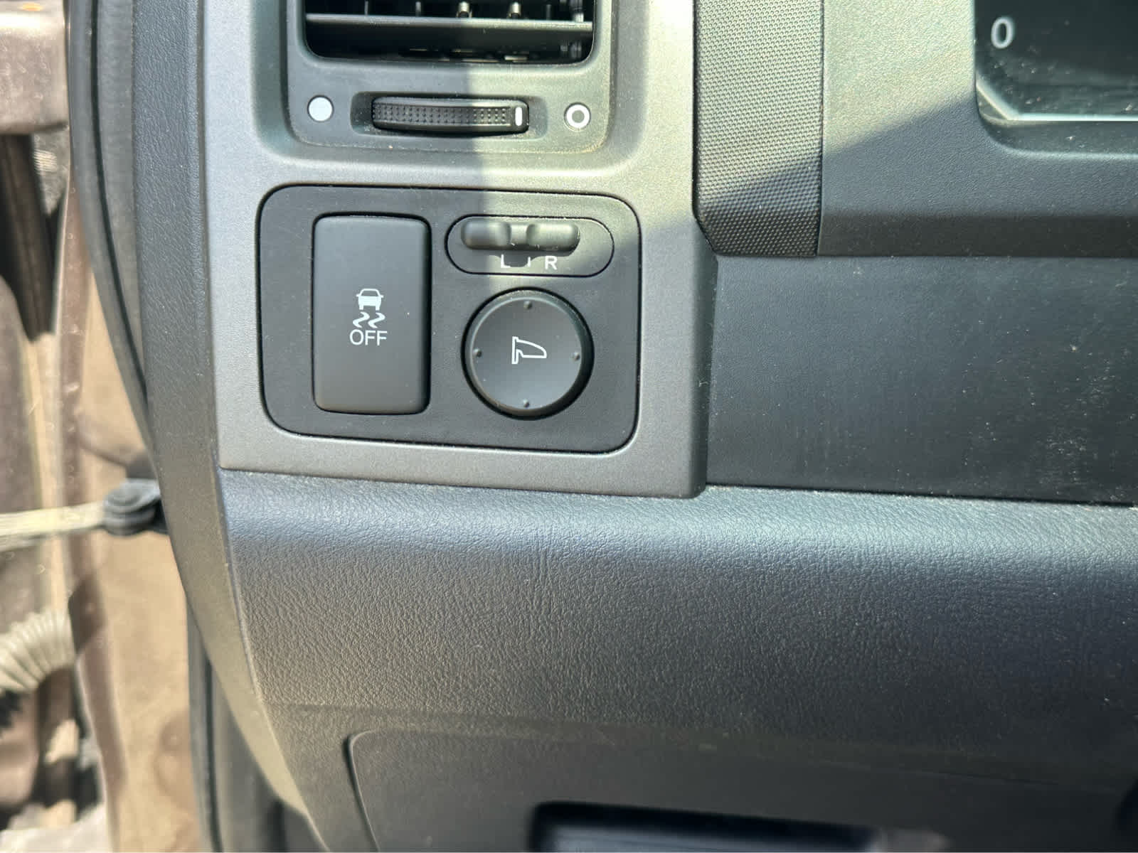 Thumbnail: 2011 Honda CR-V - 17