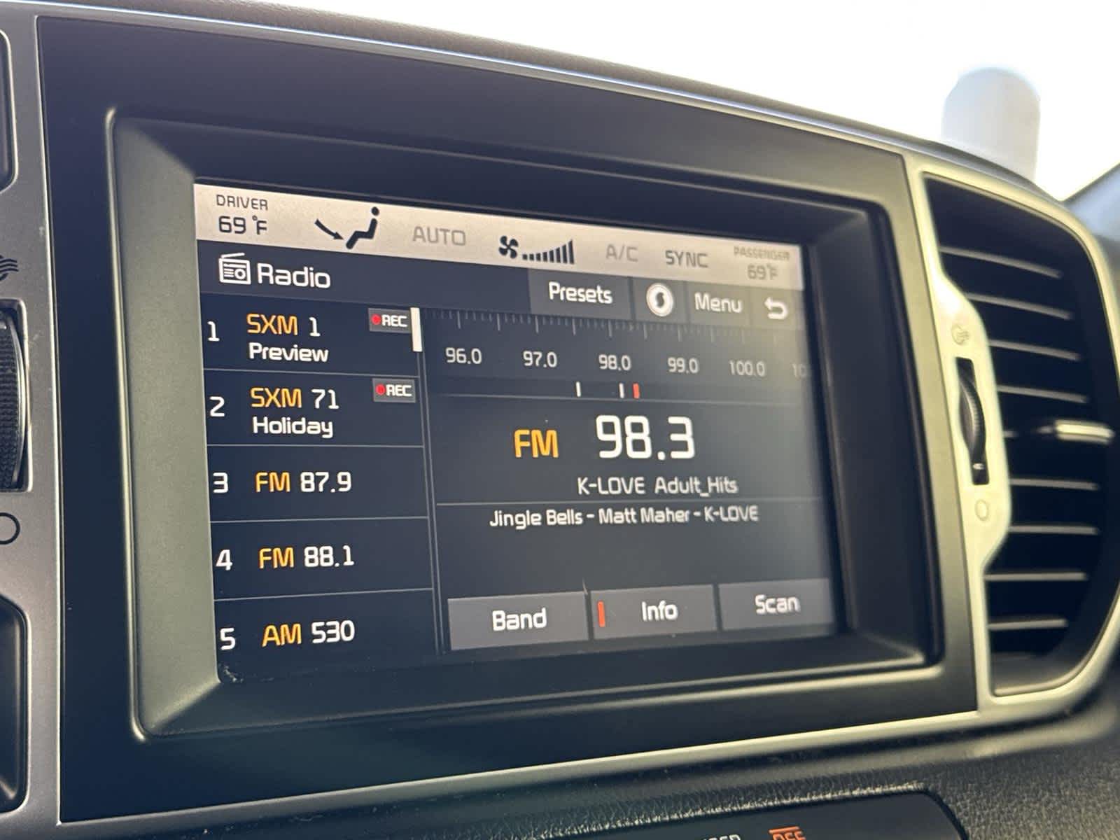 Thumbnail: 2017 Kia Sportage - 16