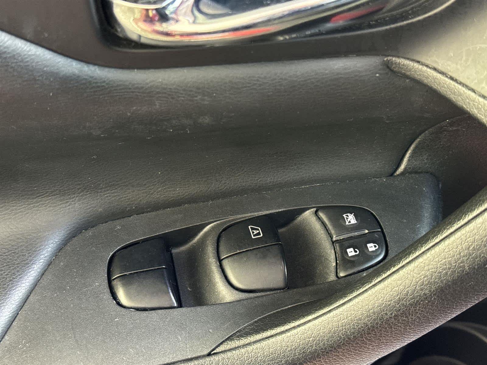 Thumbnail: 2015 Nissan Altima - 22