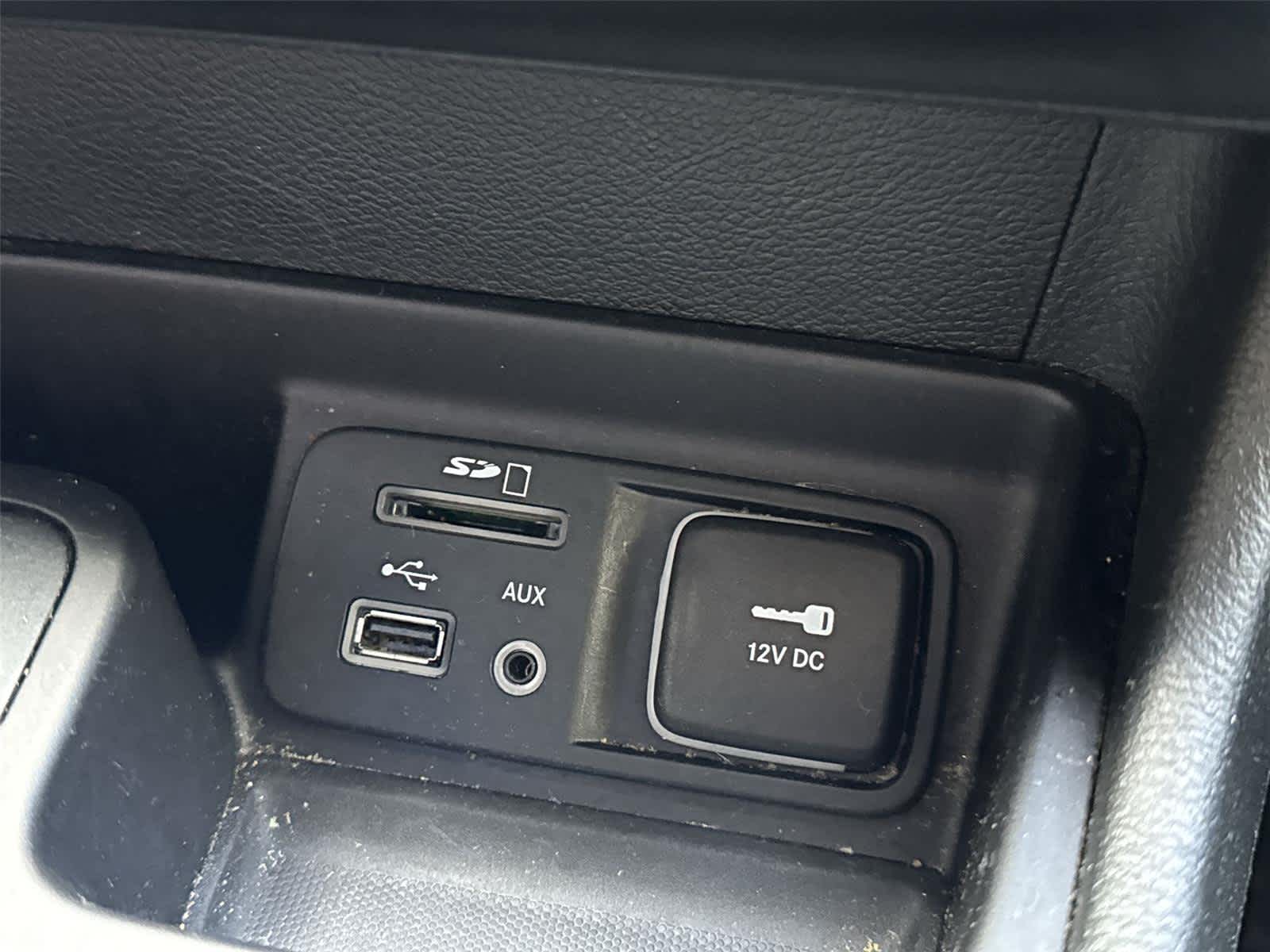 Thumbnail: 2014 Jeep Cherokee - 29