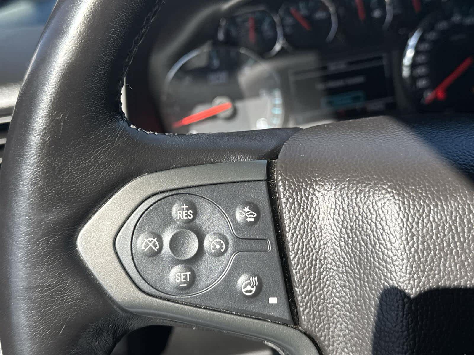 Thumbnail: 2019 Chevrolet Tahoe - 25