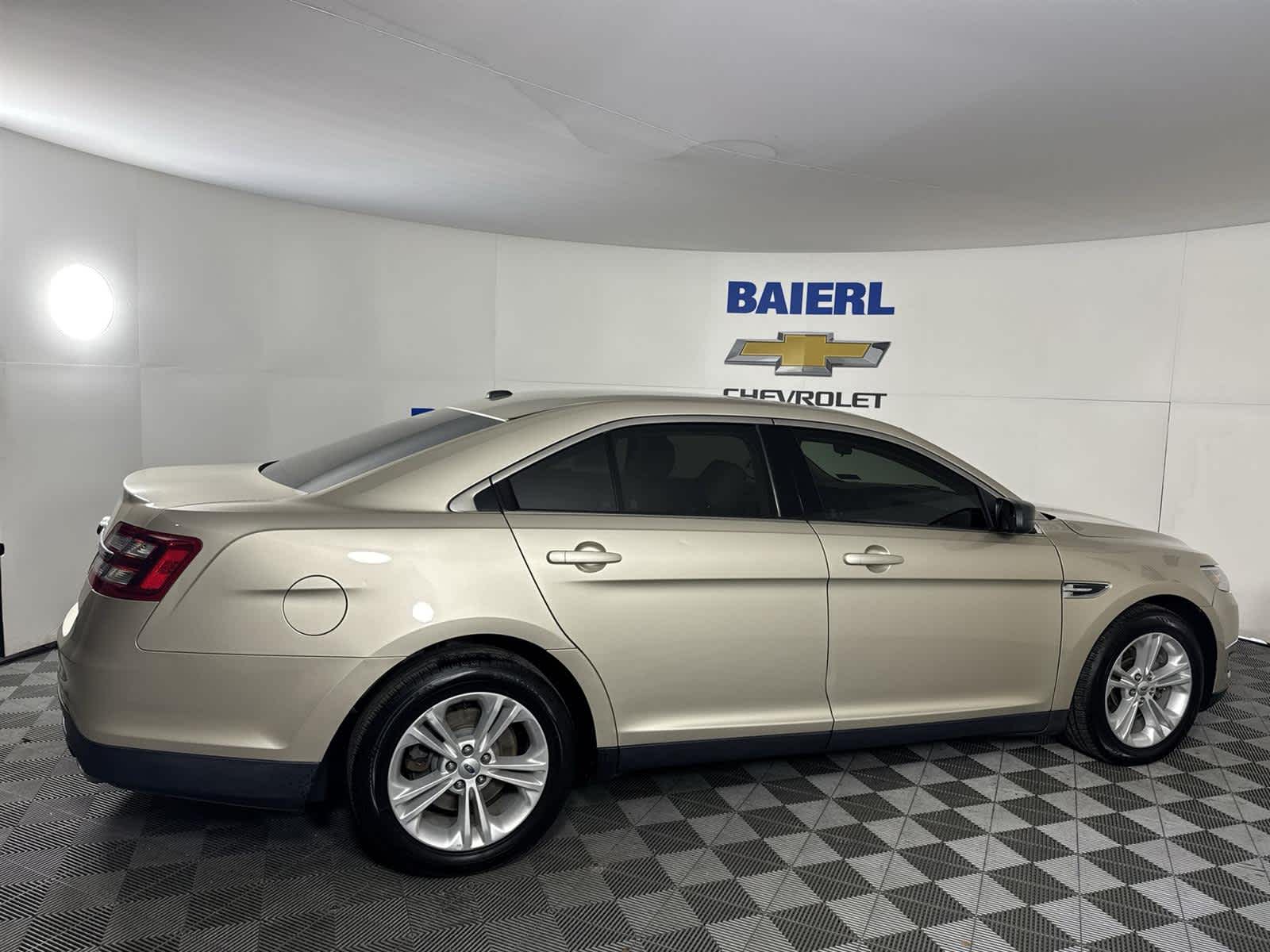 Thumbnail: 2017 Ford Taurus - 6