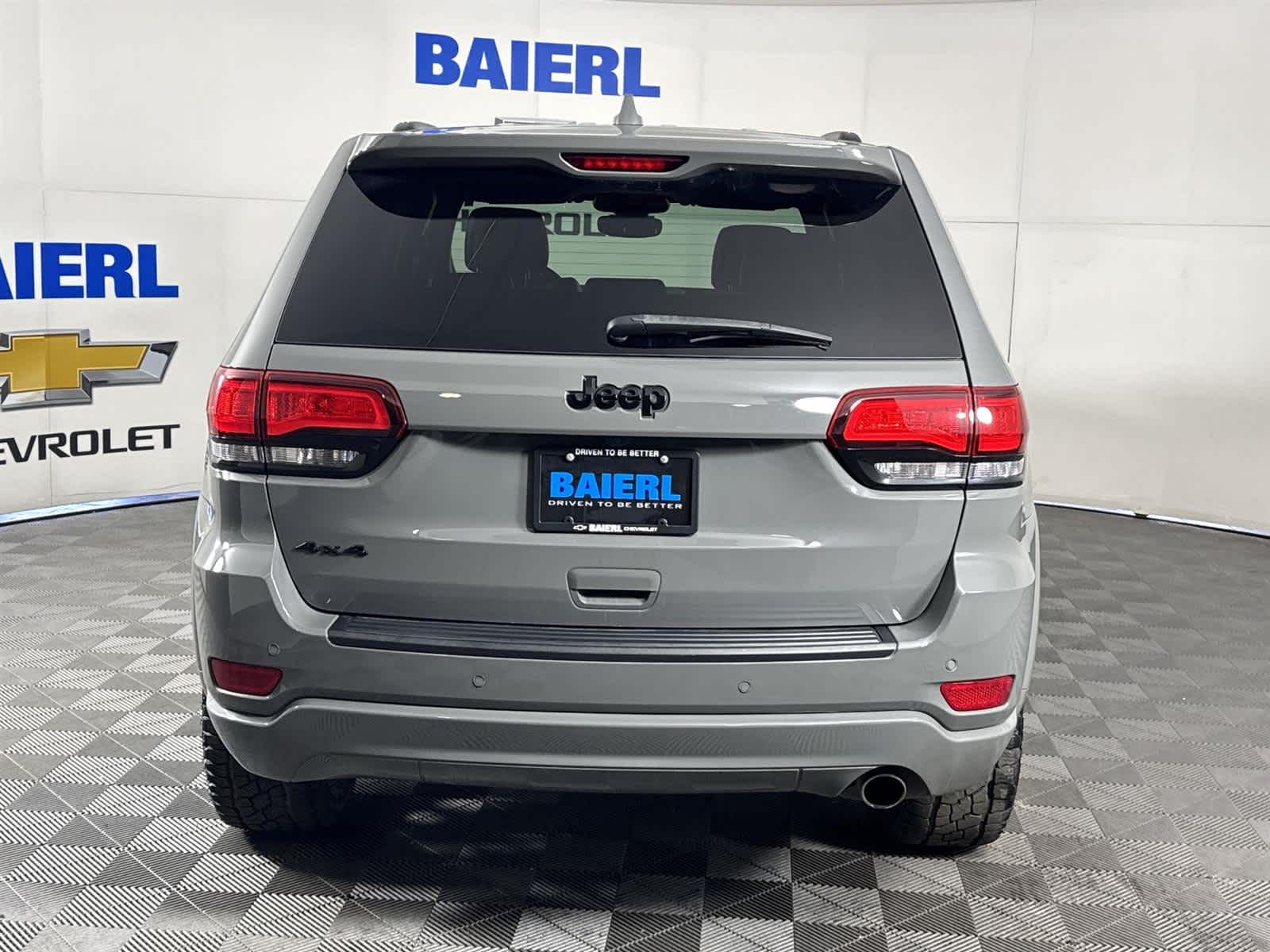 Thumbnail: 2020 Jeep Grand Cherokee - 4