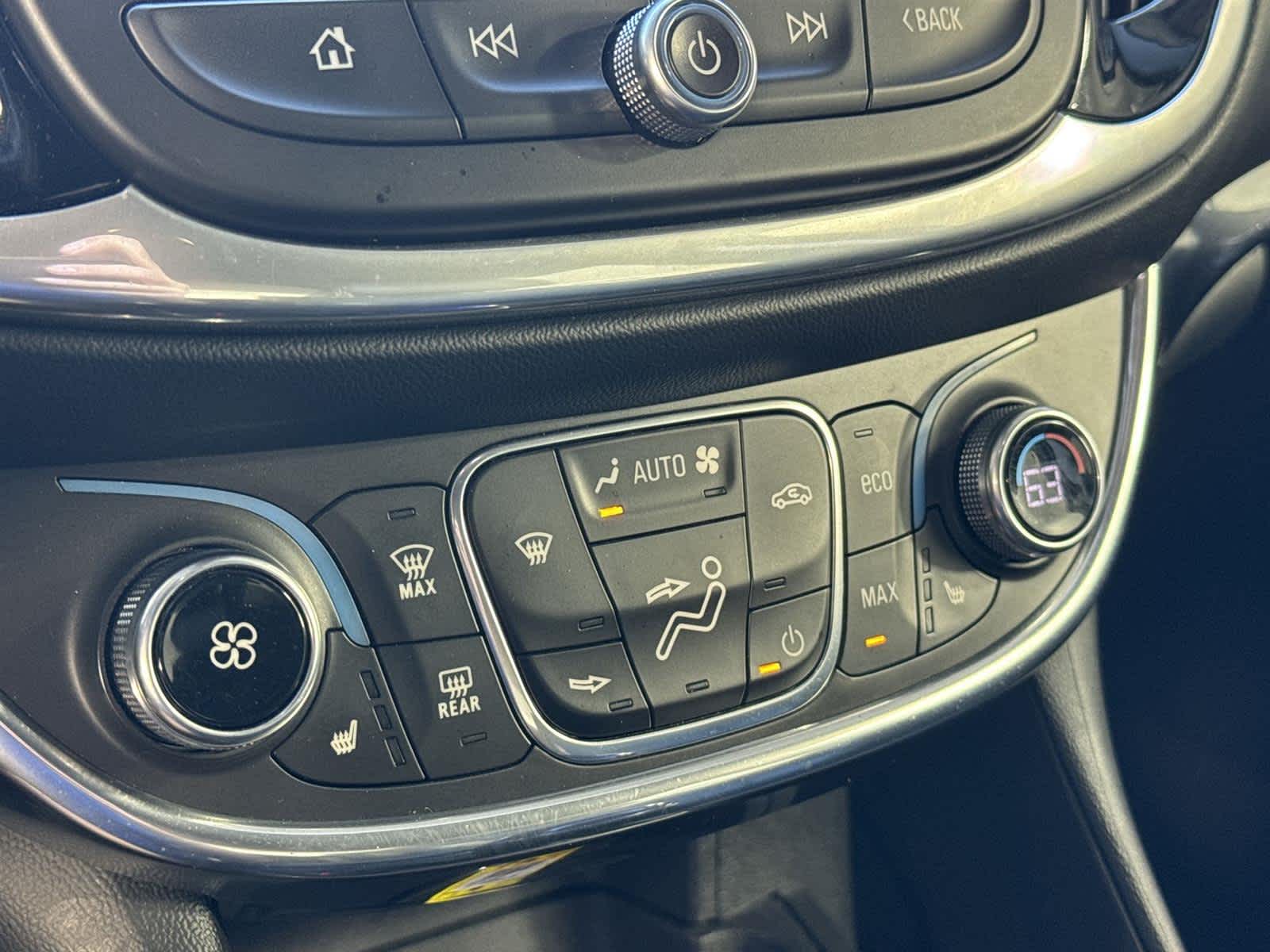 Thumbnail: 2018 Chevrolet Volt - 17