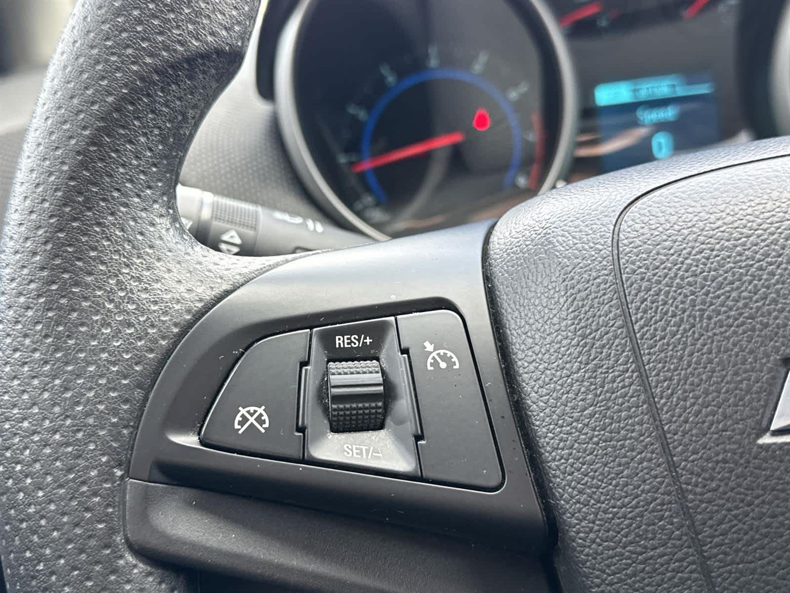 Thumbnail: 2015 Chevrolet Cruze - 24