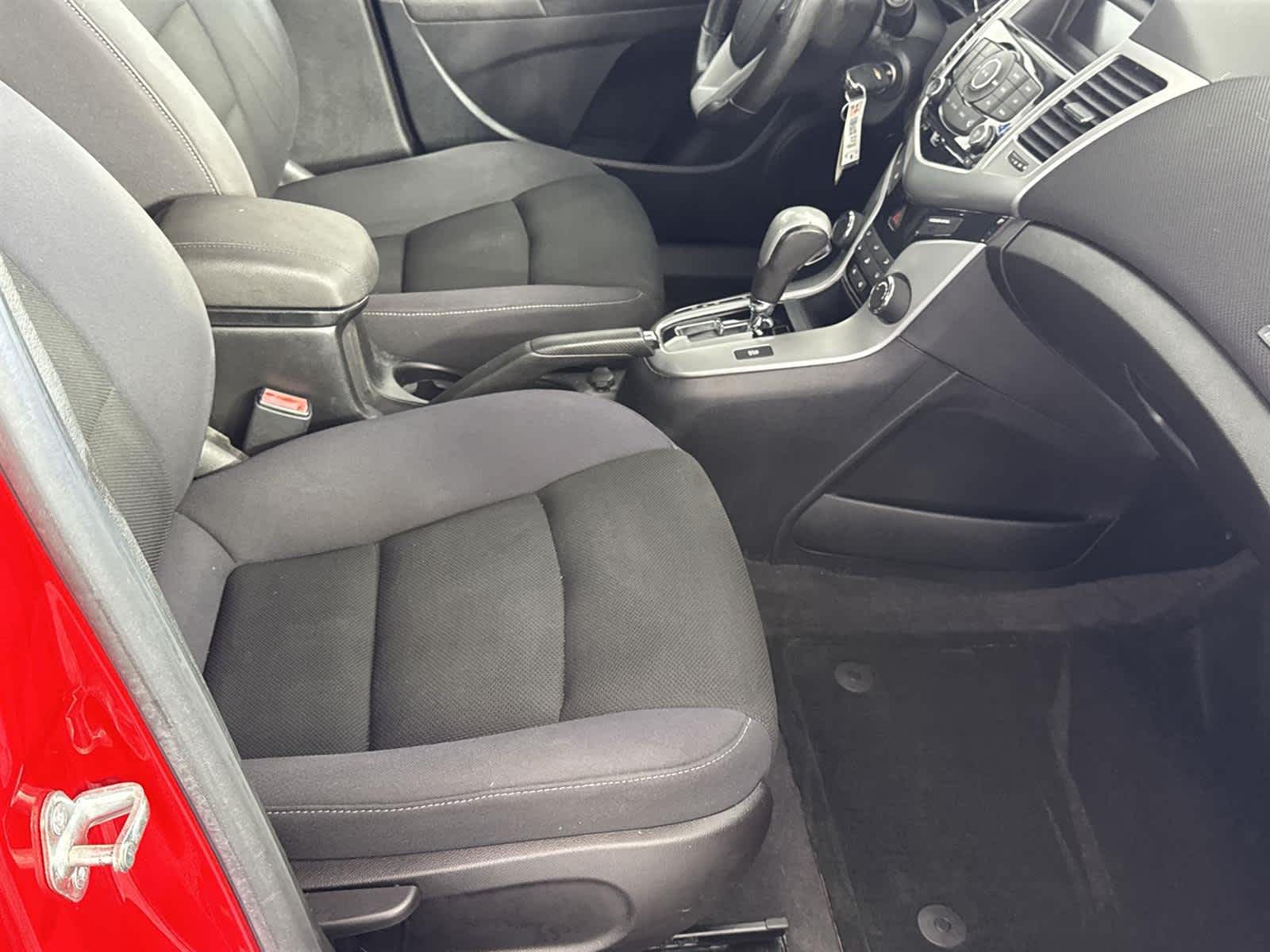 Thumbnail: 2013 Chevrolet Cruze - 16
