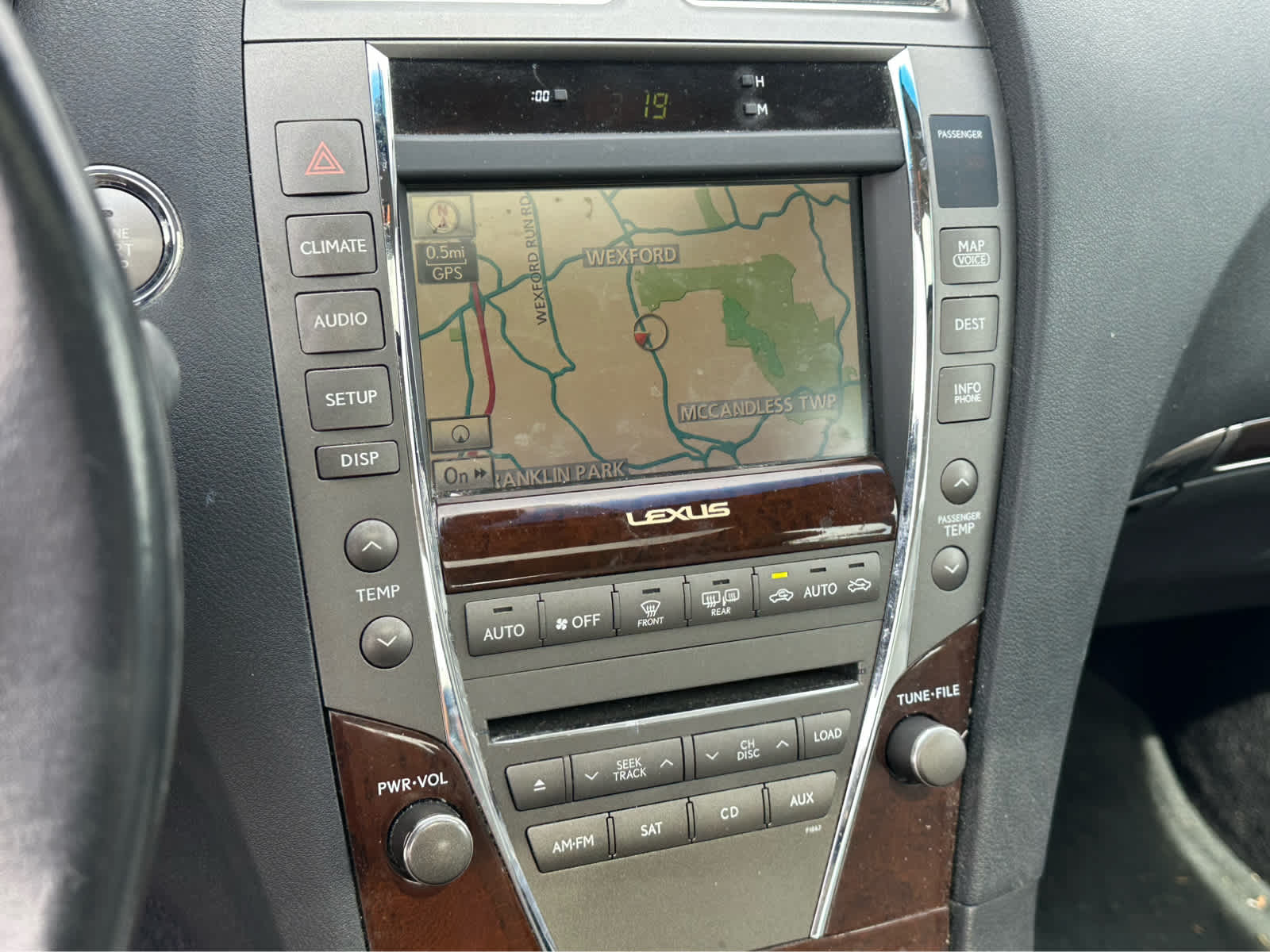 Thumbnail: 2011 Lexus ES - 13
