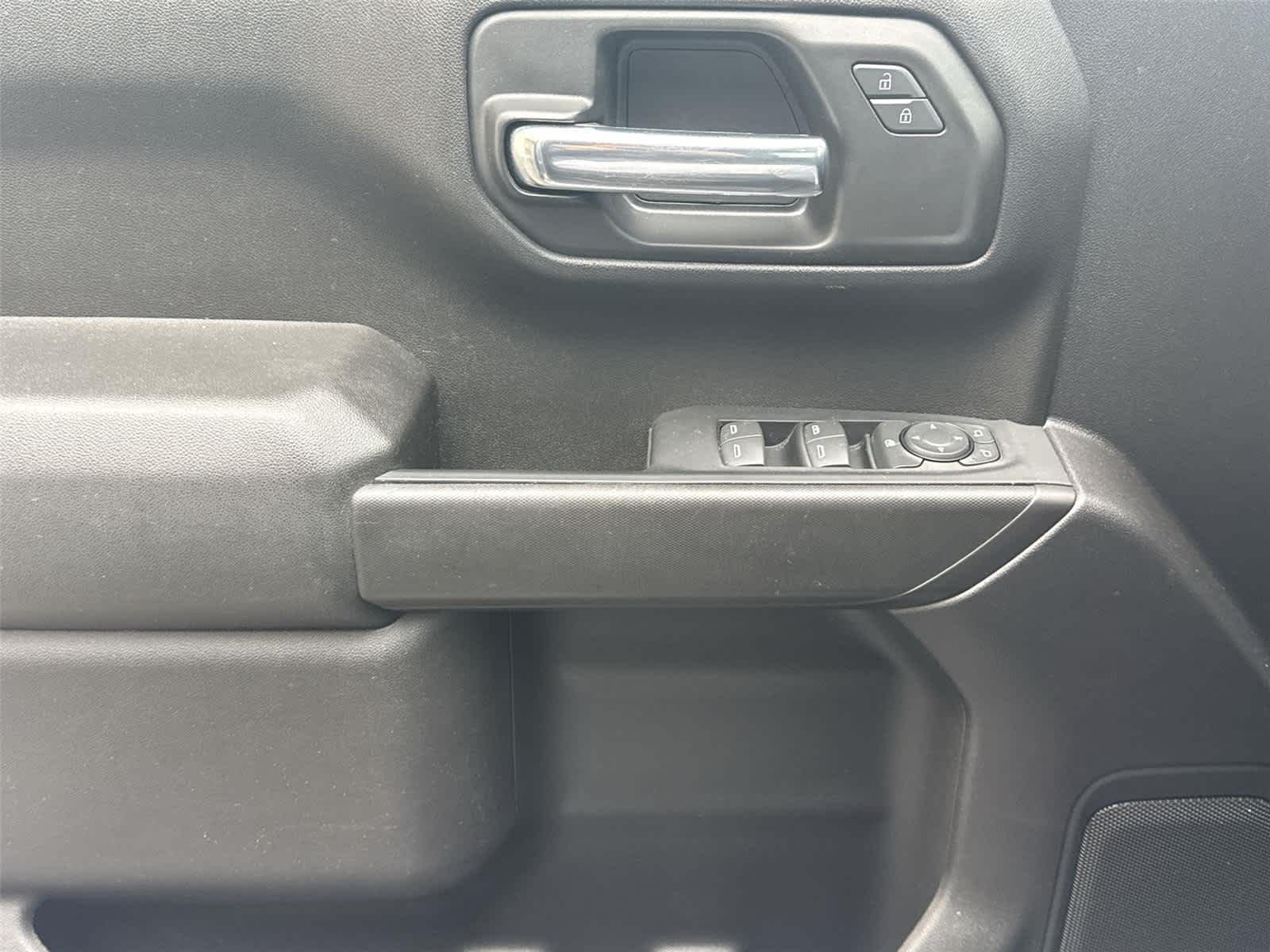 Thumbnail: 2023 Chevrolet Silverado 1500 - 22