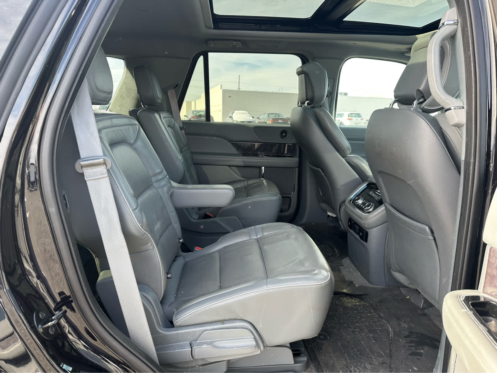 Thumbnail: 2019 Lincoln Navigator - 22