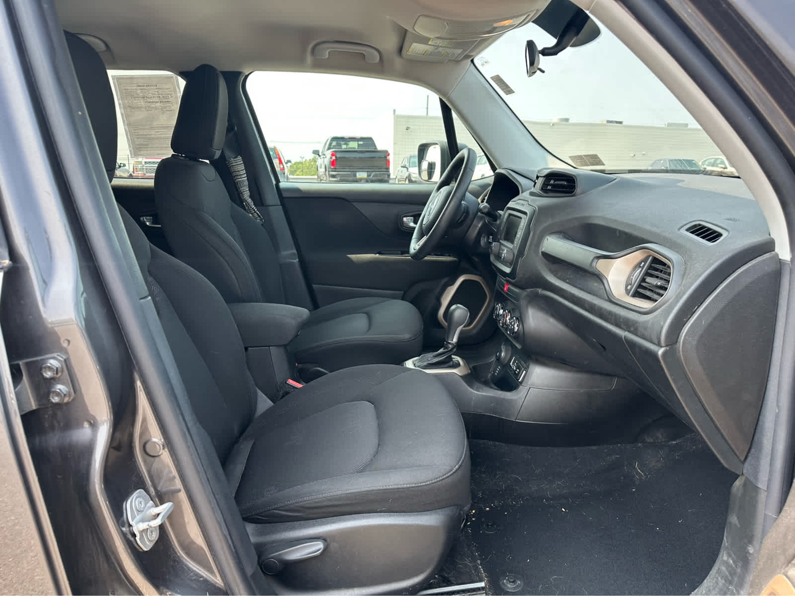 Thumbnail: 2016 Jeep Renegade - 18