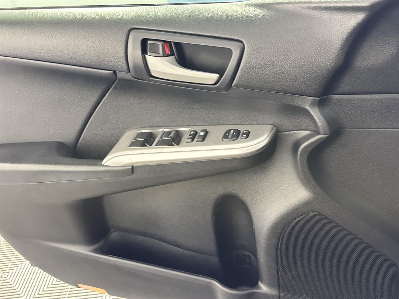Thumbnail: 2014 Toyota Camry - 20