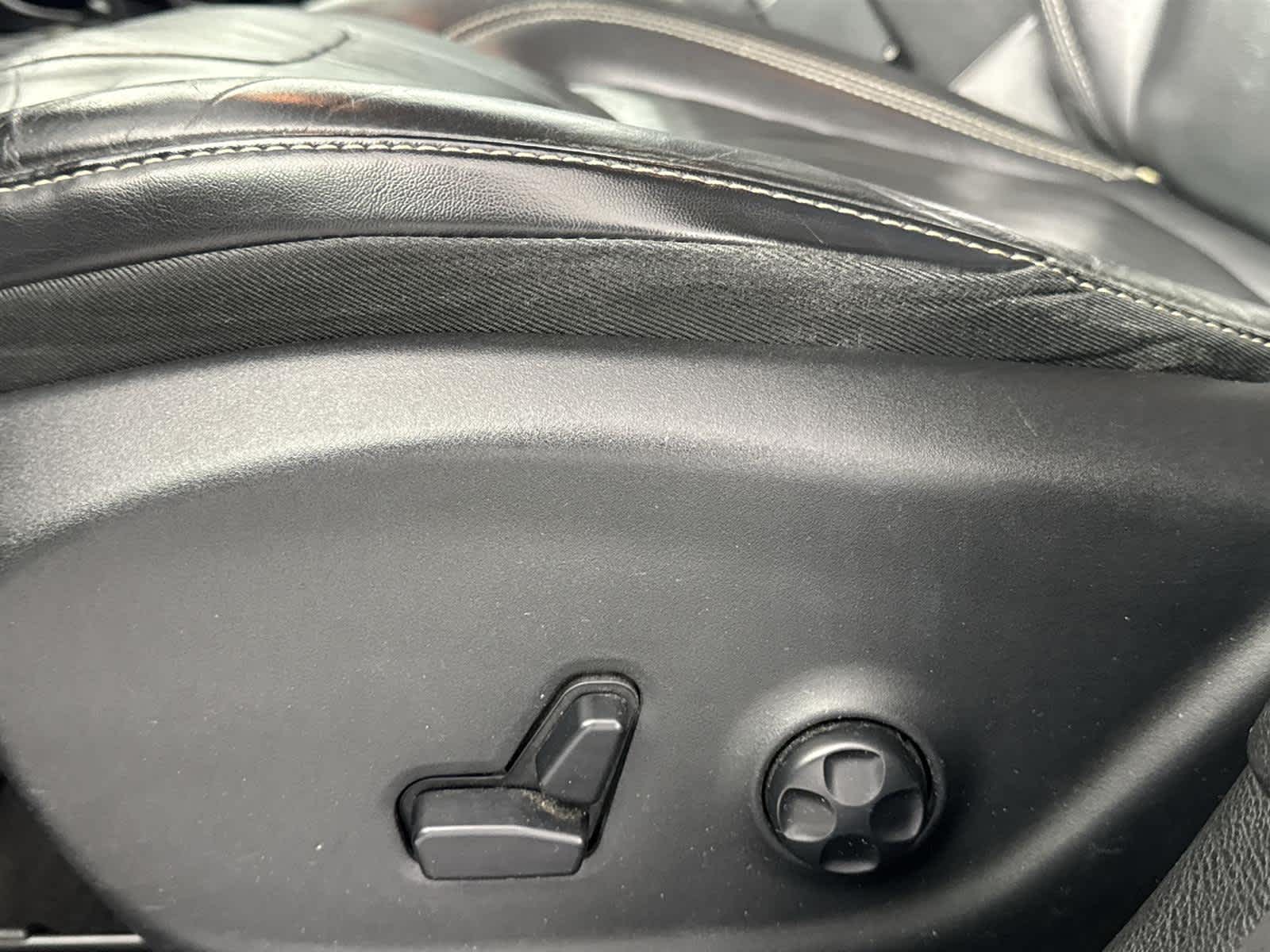 Thumbnail: 2018 Jeep Cherokee - 12