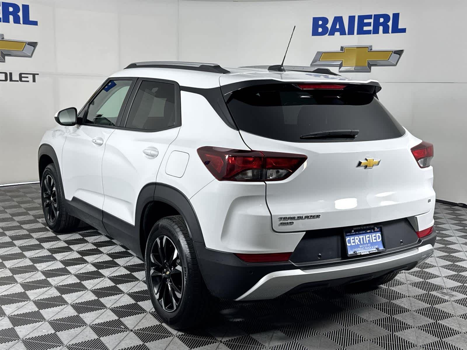 Thumbnail: 2023 Chevrolet TrailBlazer - 3