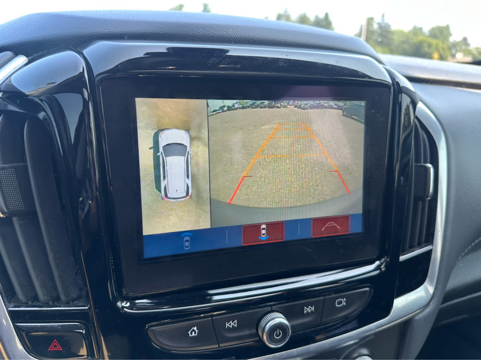 Thumbnail: 2019 Chevrolet Traverse - 14
