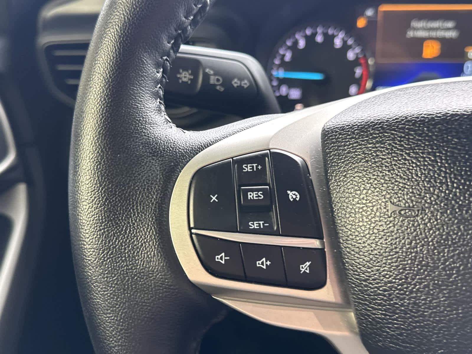 Thumbnail: 2022 Ford Explorer - 23