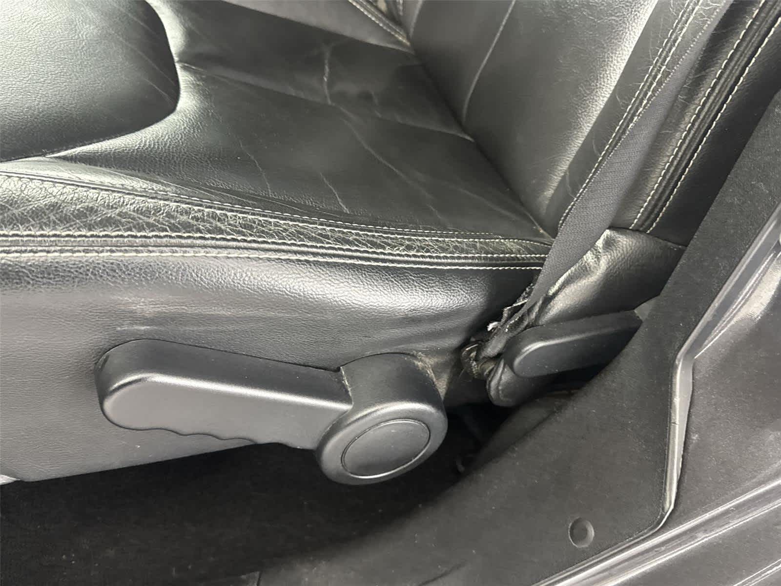 Thumbnail: 2016 Jeep Wrangler - 14