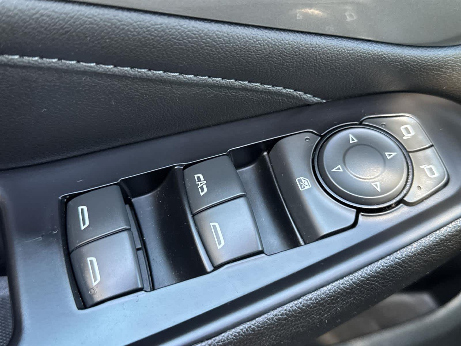 Thumbnail: 2023 Chevrolet Traverse - 25