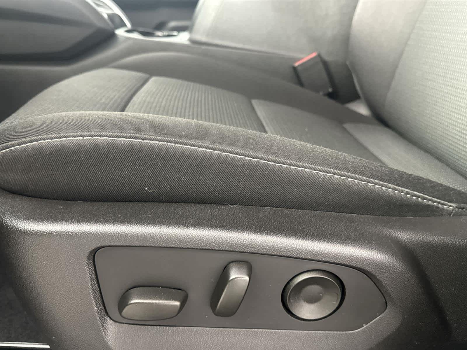 Thumbnail: 2024 Chevrolet Colorado - 13