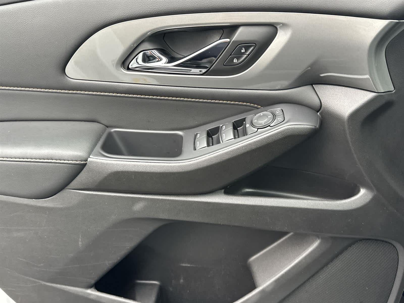 Thumbnail: 2021 Chevrolet Traverse - 20