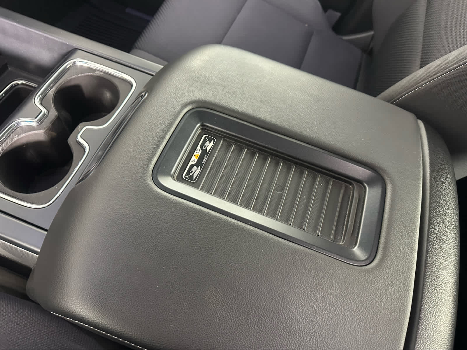 Thumbnail: 2018 Chevrolet Silverado 1500 - 18