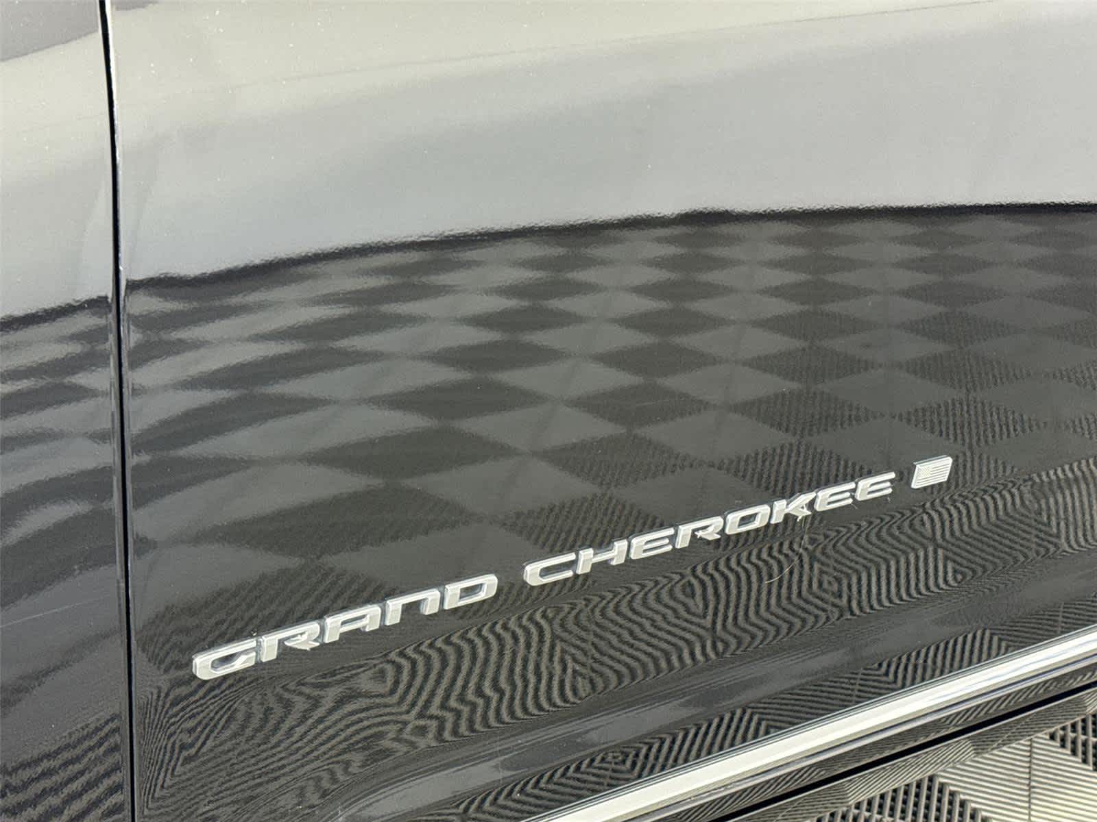 Thumbnail: 2022 Jeep Grand Cherokee - 10