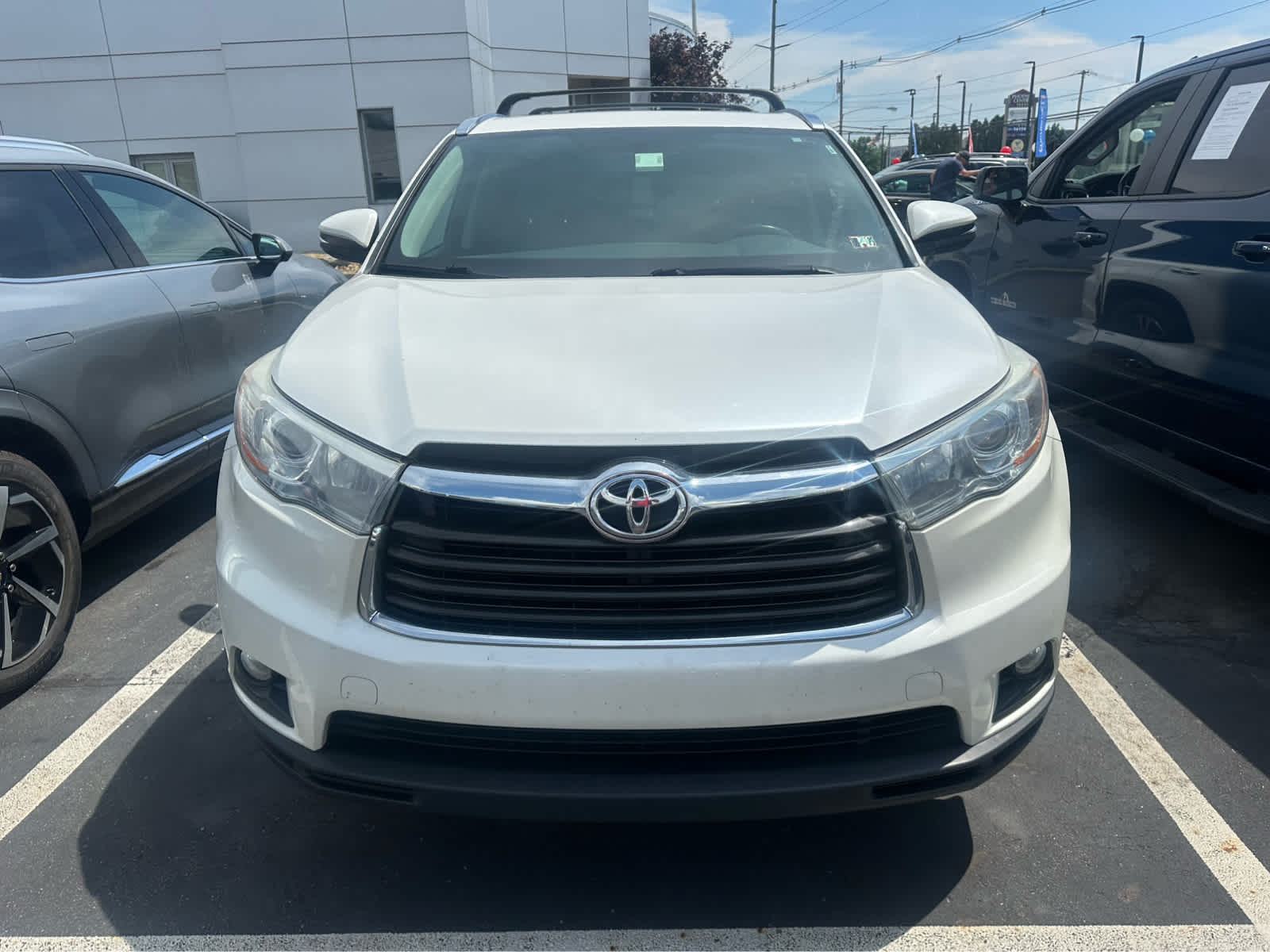 Thumbnail: 2016 Toyota Highlander - 2