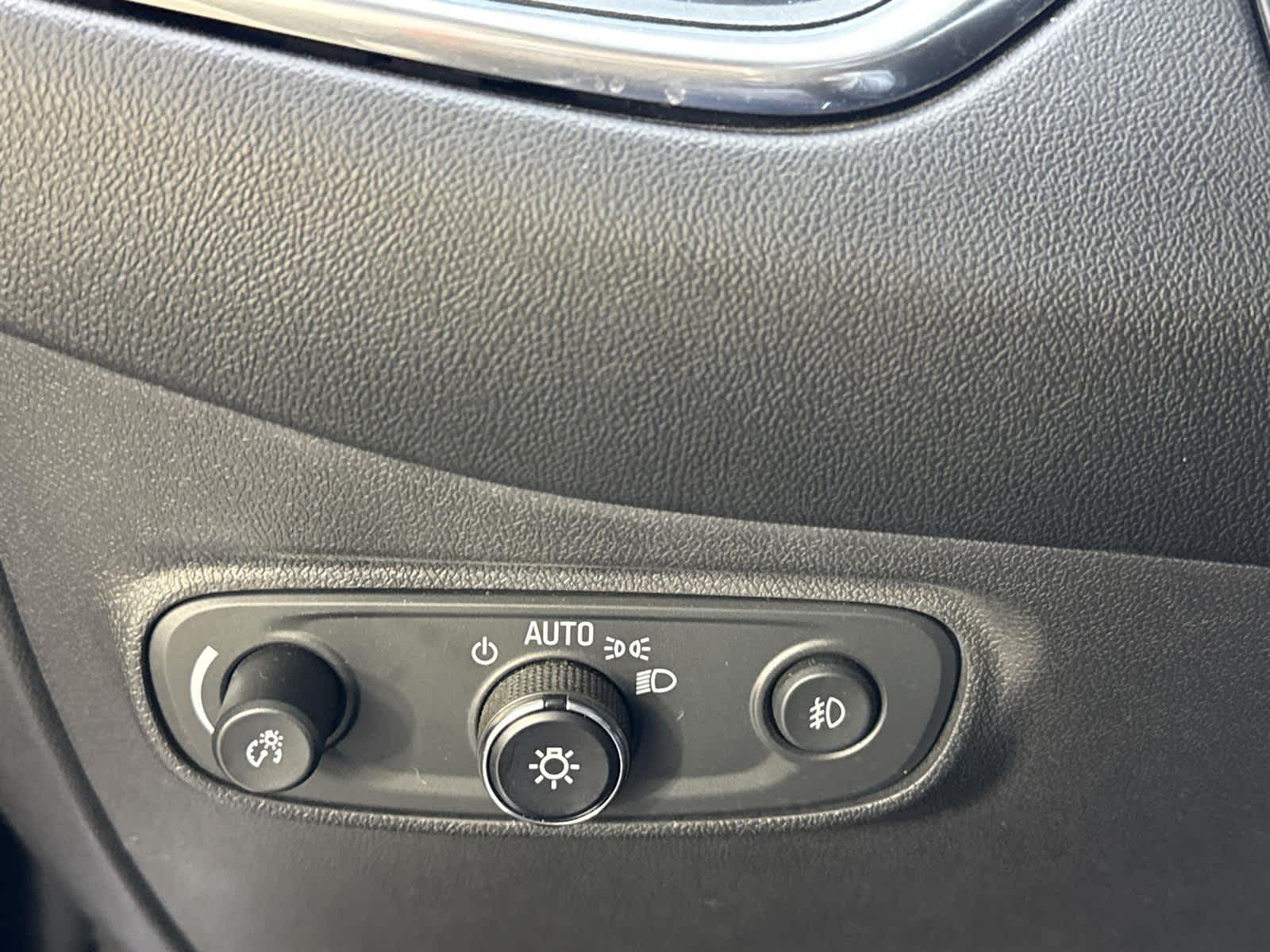 Thumbnail: 2020 Chevrolet Equinox - 26