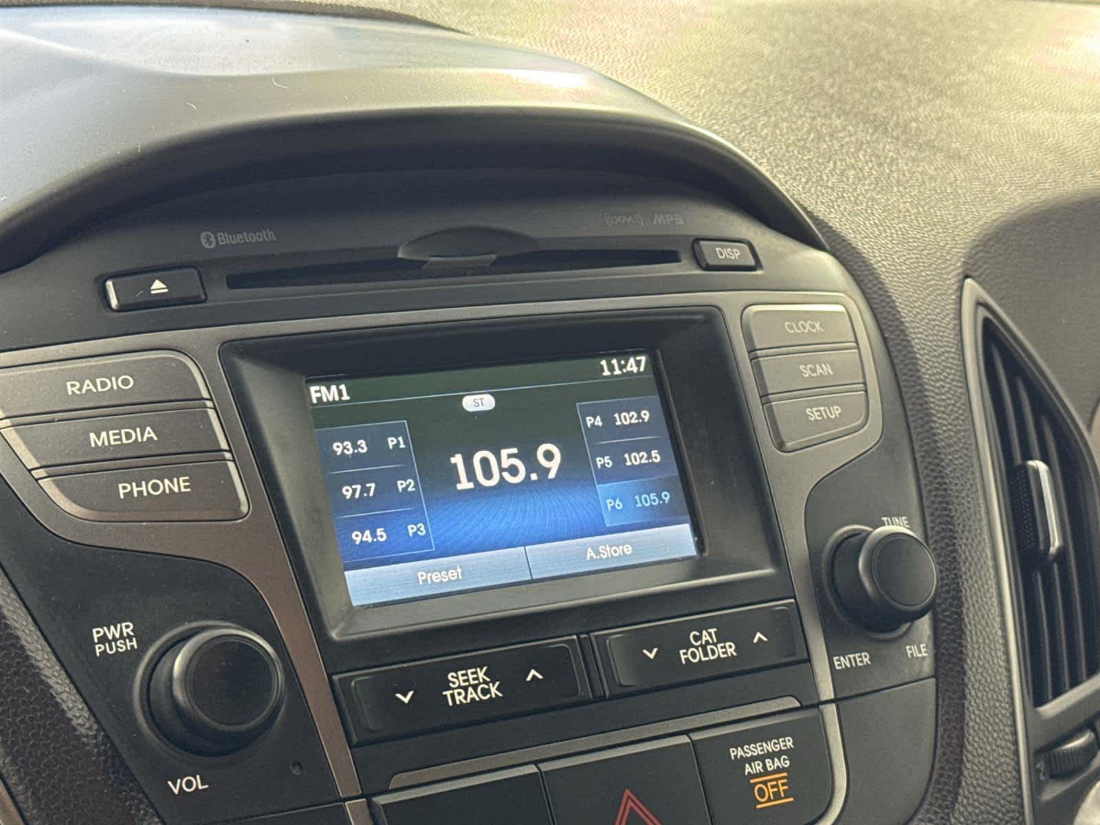 2015 Hyundai Tucson SE 16