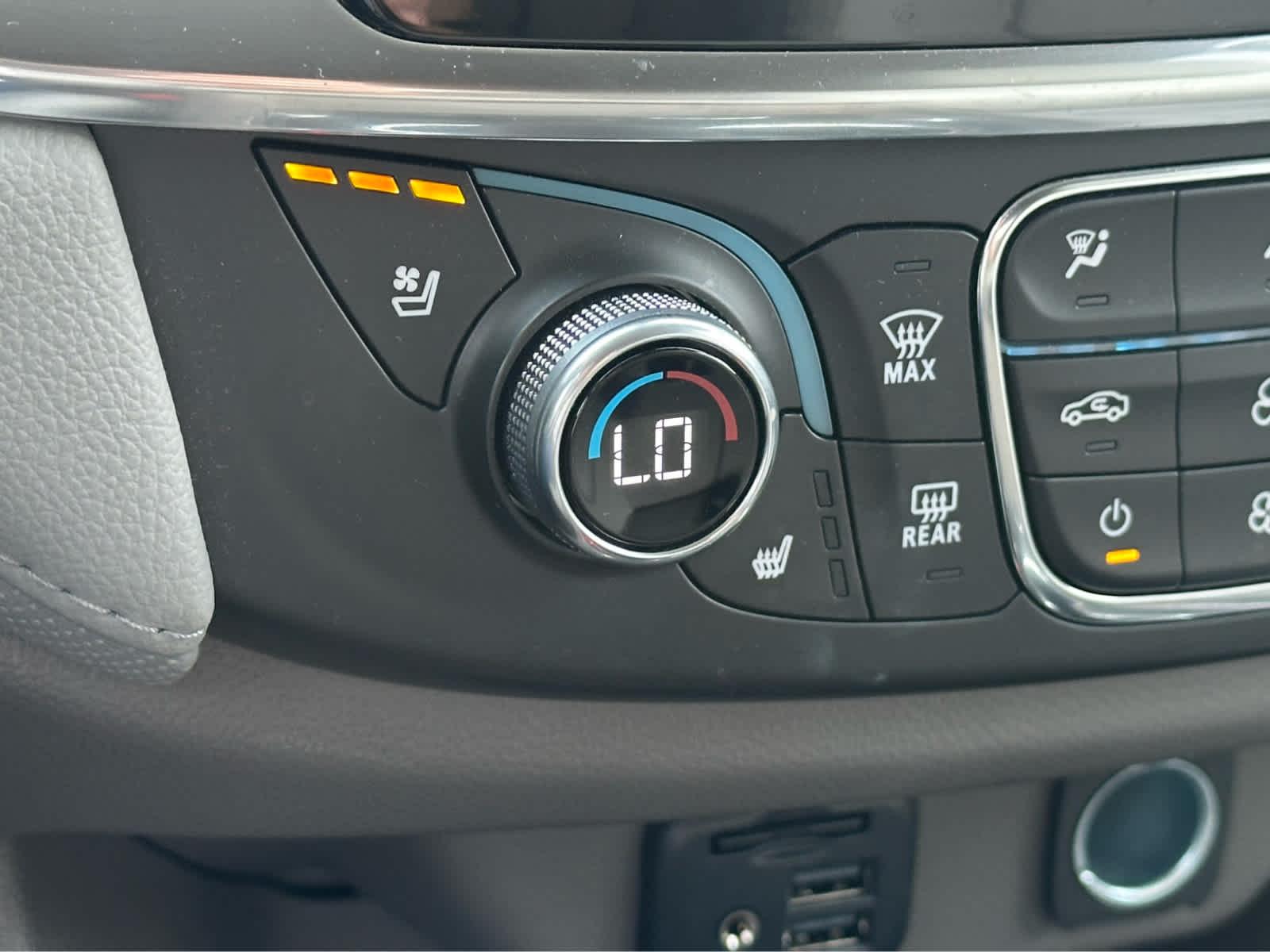 Thumbnail: 2021 Chevrolet Traverse - 17