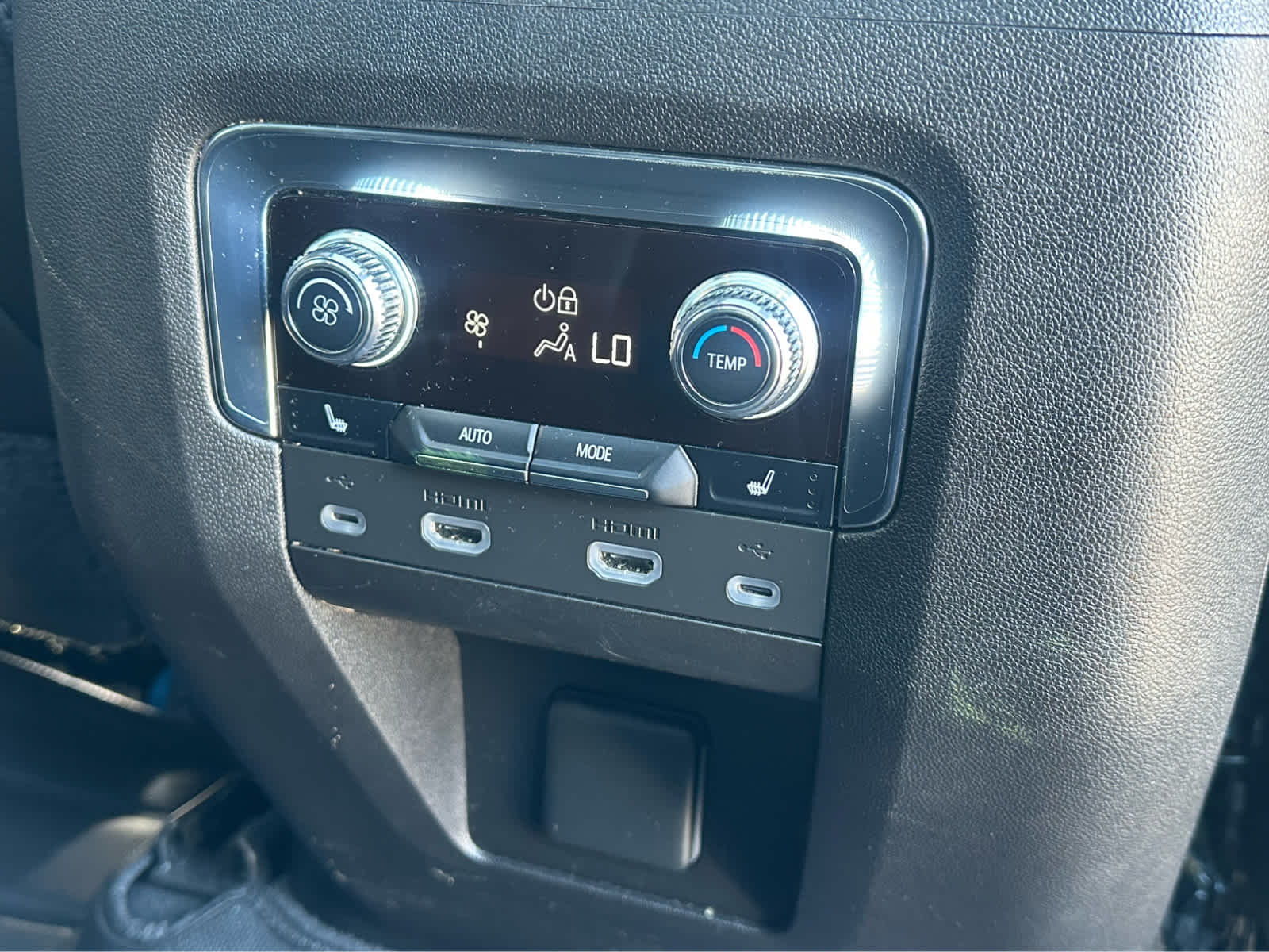 Thumbnail: 2021 GMC Yukon - 26