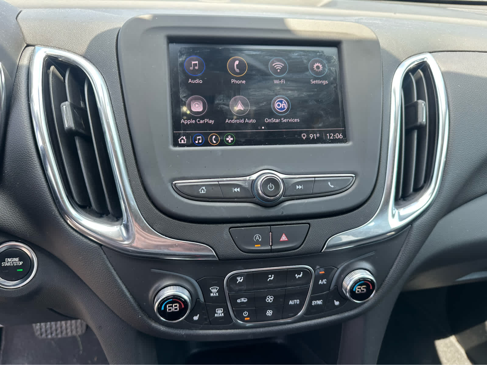 Thumbnail: 2022 Chevrolet Equinox - 10