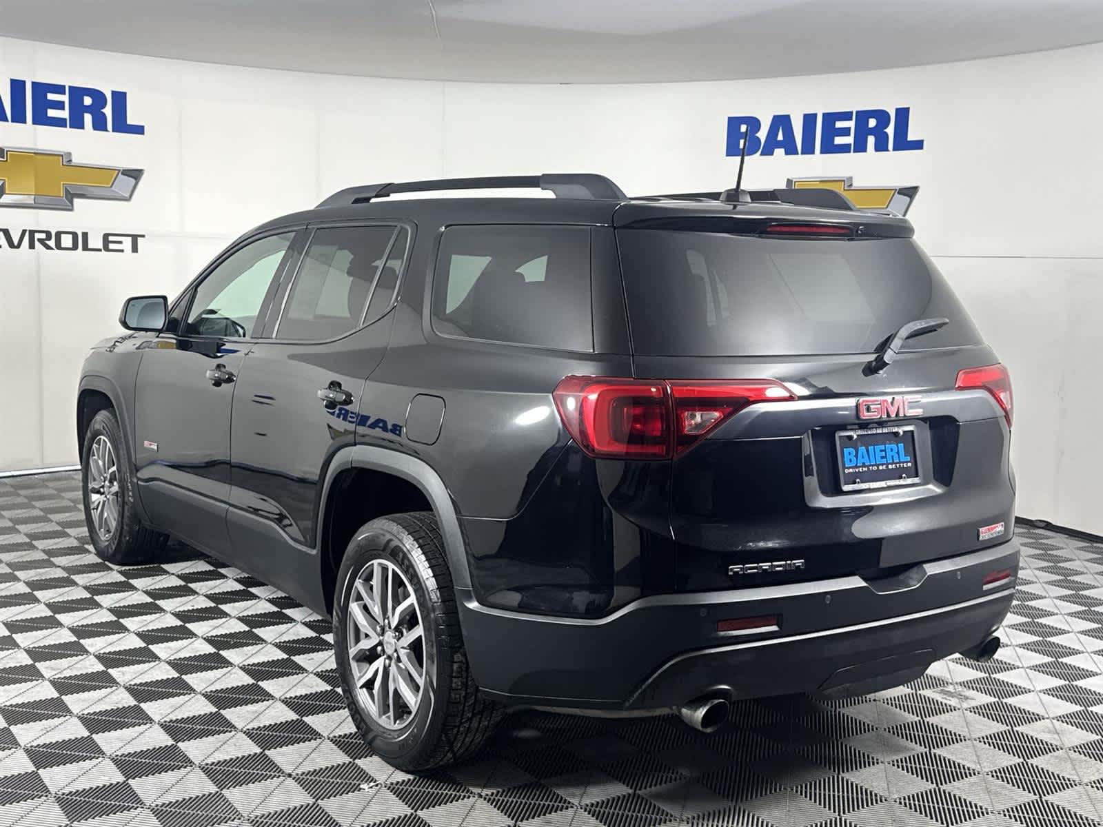 Thumbnail: 2017 GMC Acadia - 3