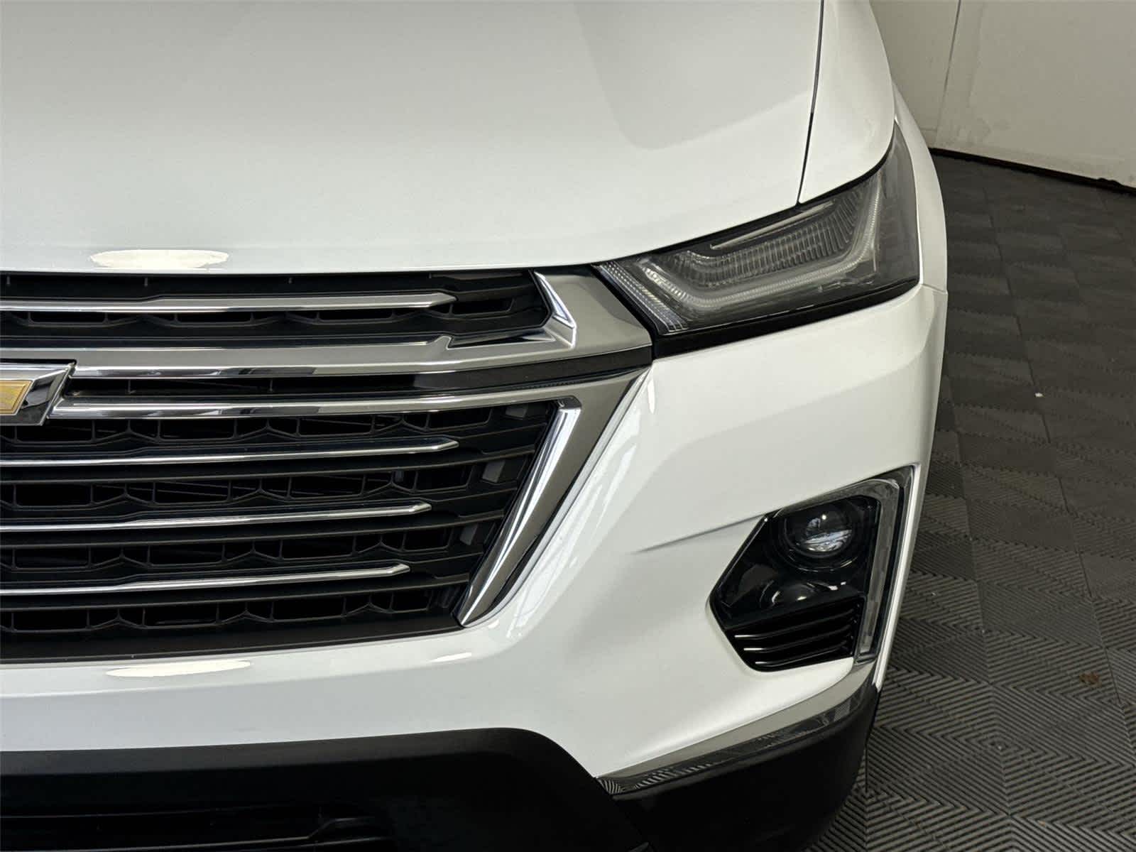 Thumbnail: 2023 Chevrolet Traverse - 9