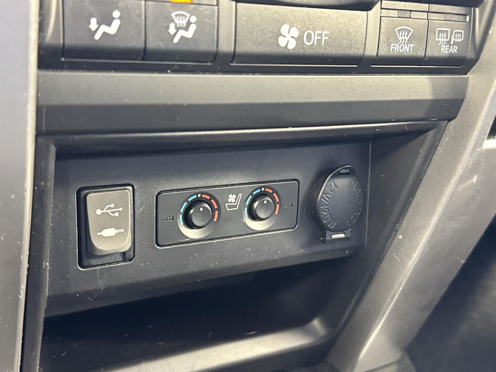 Thumbnail: 2015 Toyota 4Runner - 20