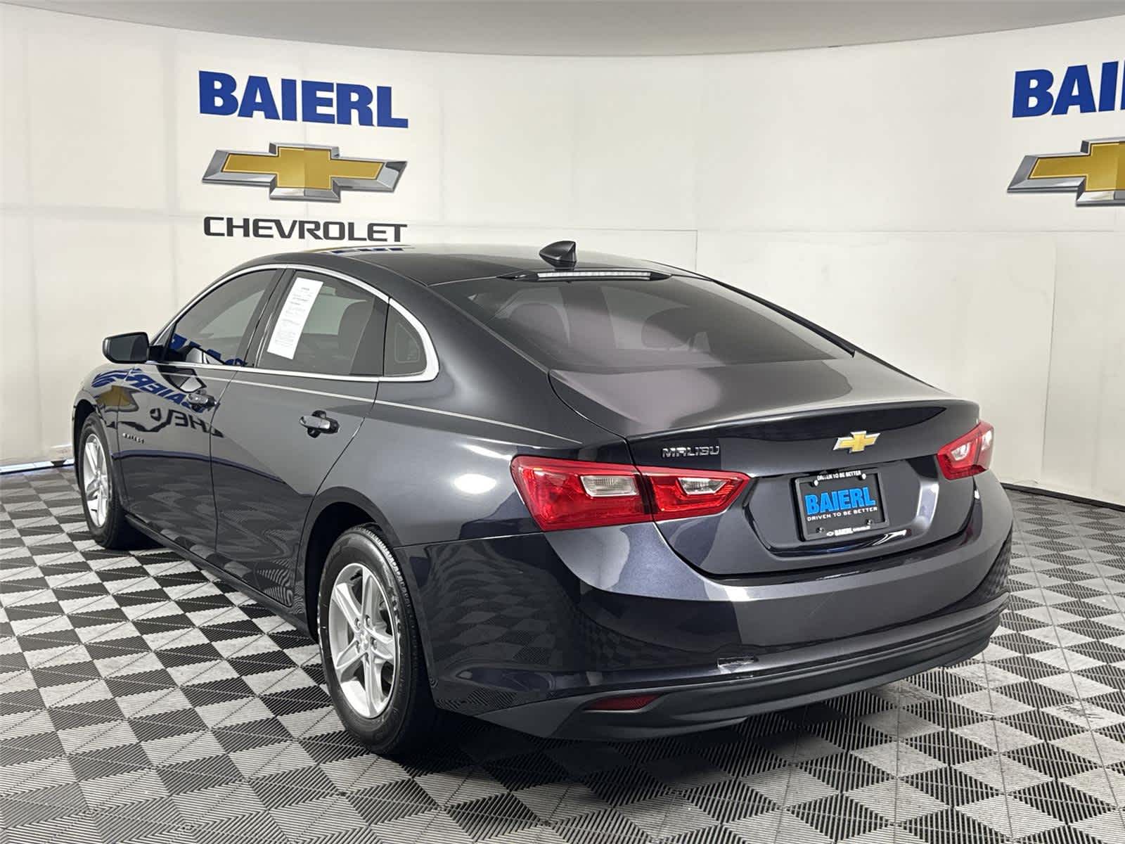 Thumbnail: 2022 Chevrolet Malibu - 2