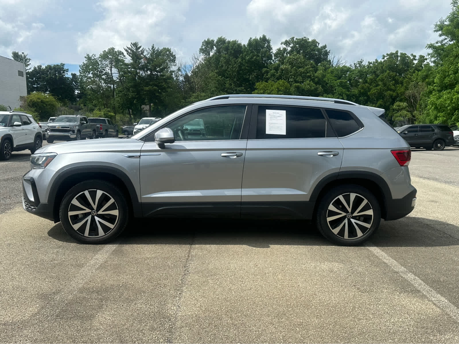 Thumbnail: 2023 Volkswagen Taos - 4