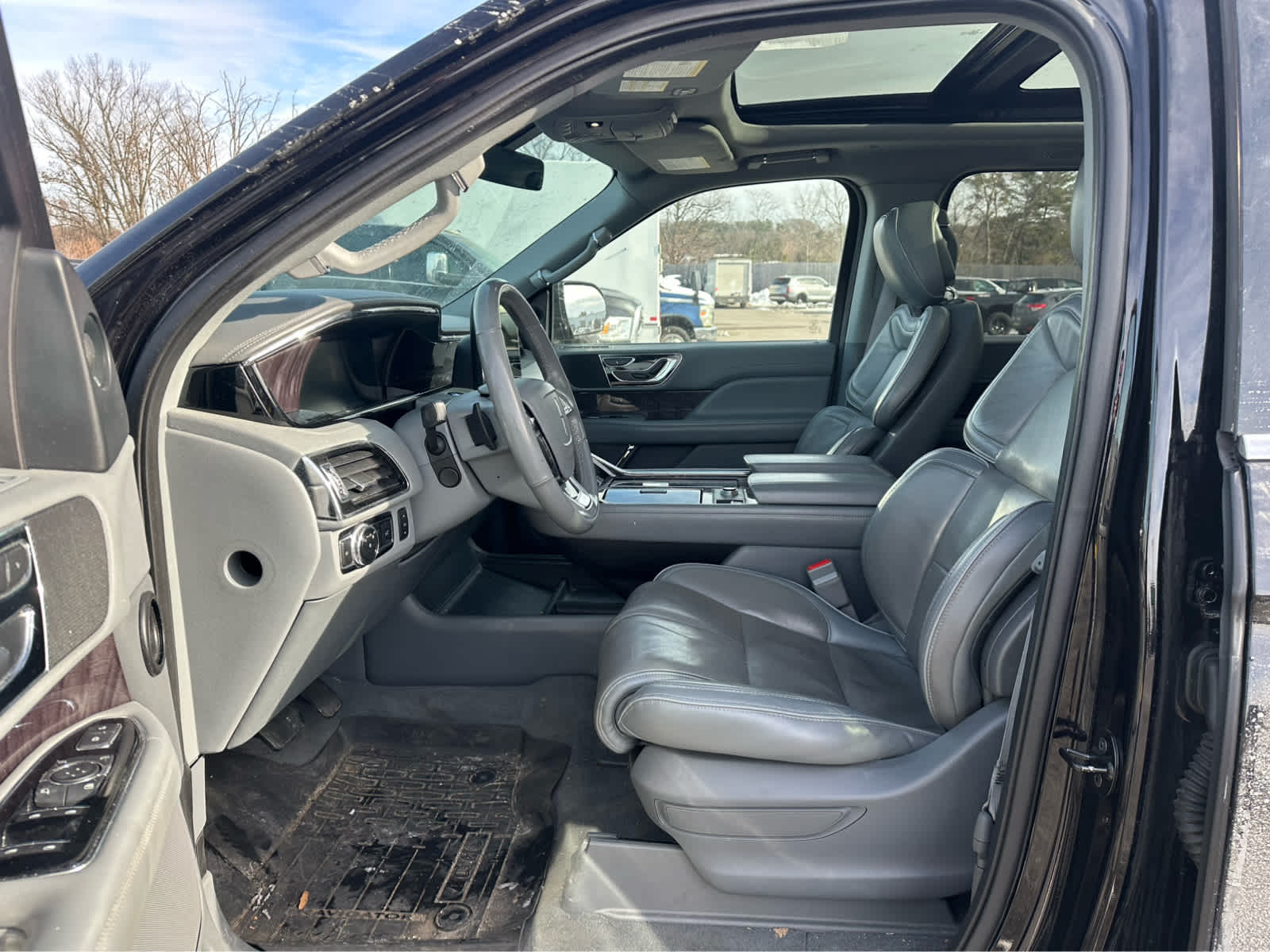 Thumbnail: 2019 Lincoln Navigator - 9