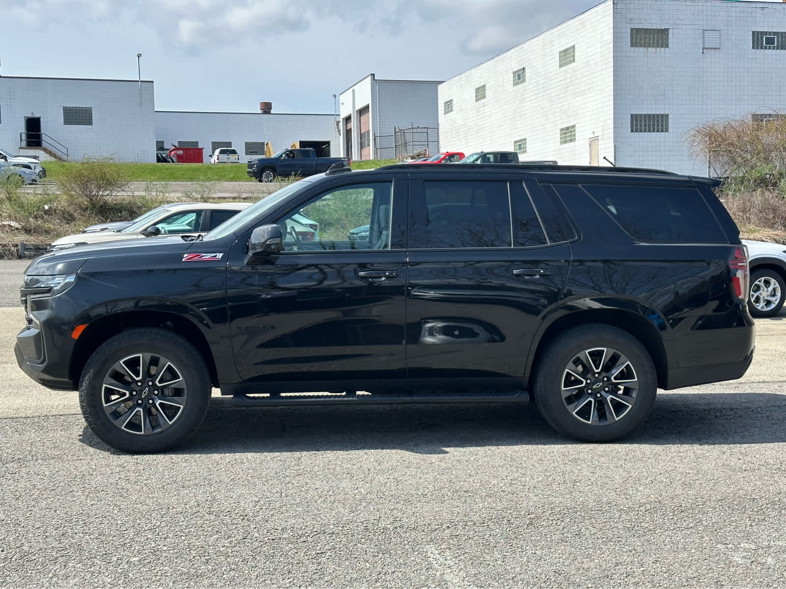 Thumbnail: 2023 Chevrolet Tahoe - 4